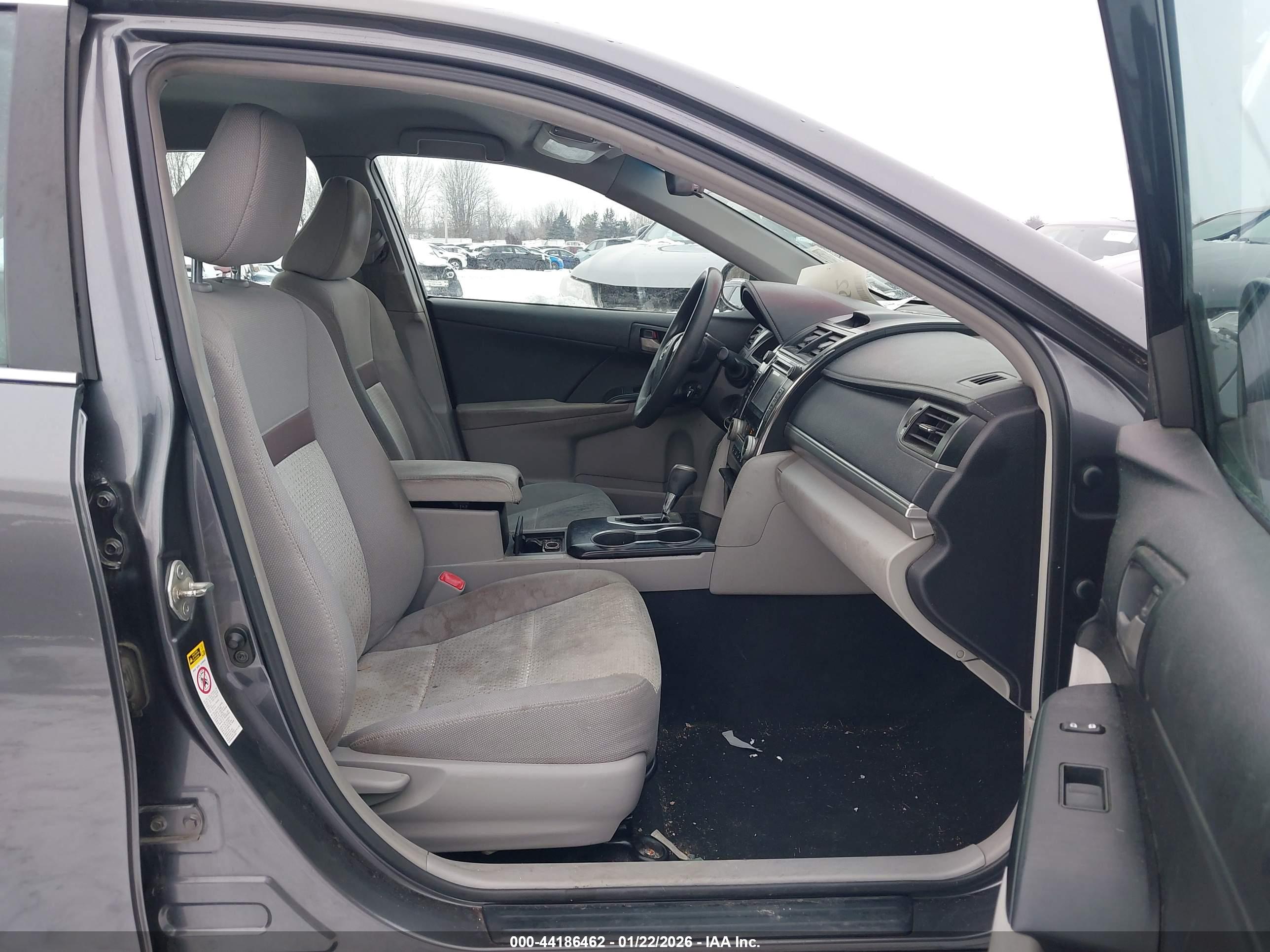 TOYOTA CAMRY image 5