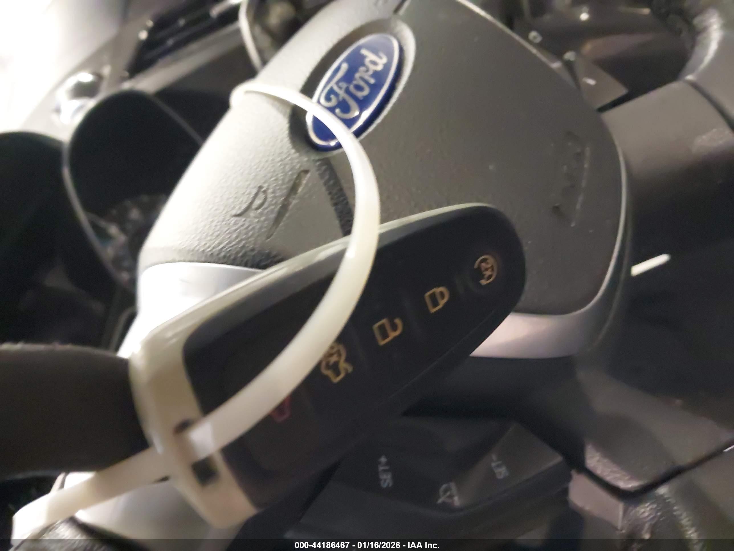 FORD ESCAPE image 11