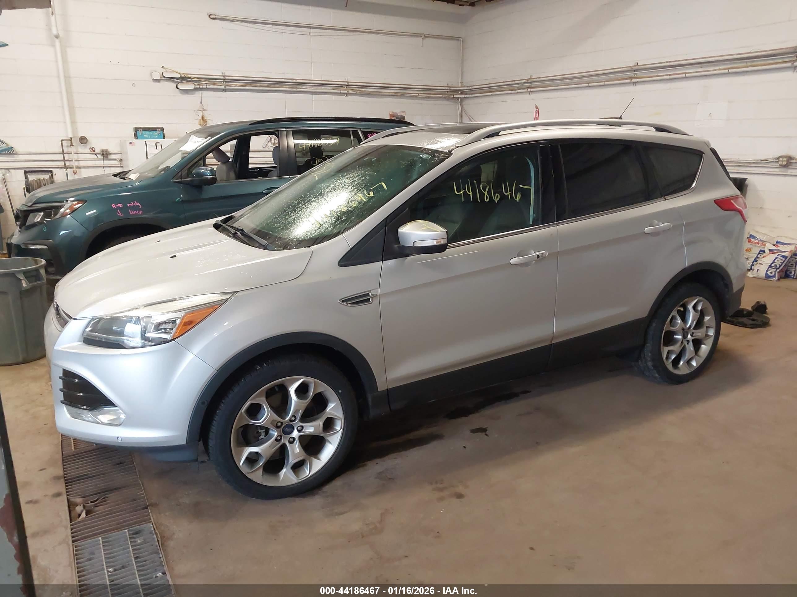 FORD ESCAPE image 2