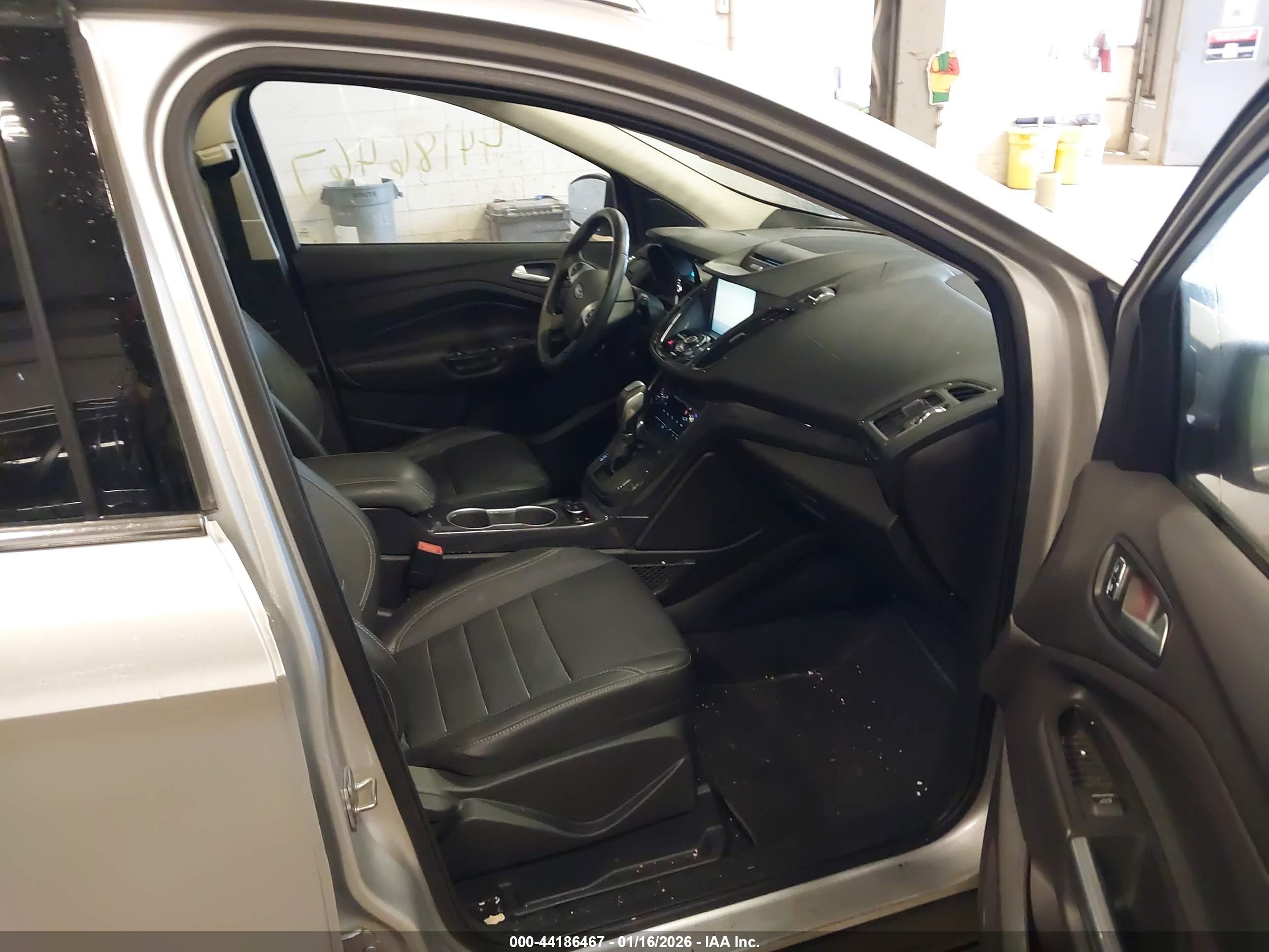 FORD ESCAPE image 5
