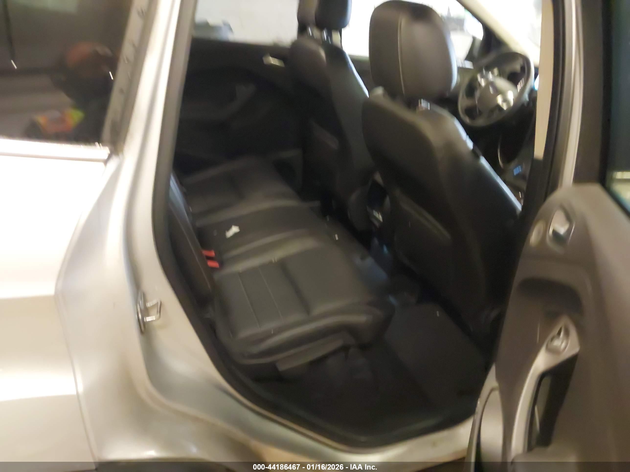 FORD ESCAPE image 8