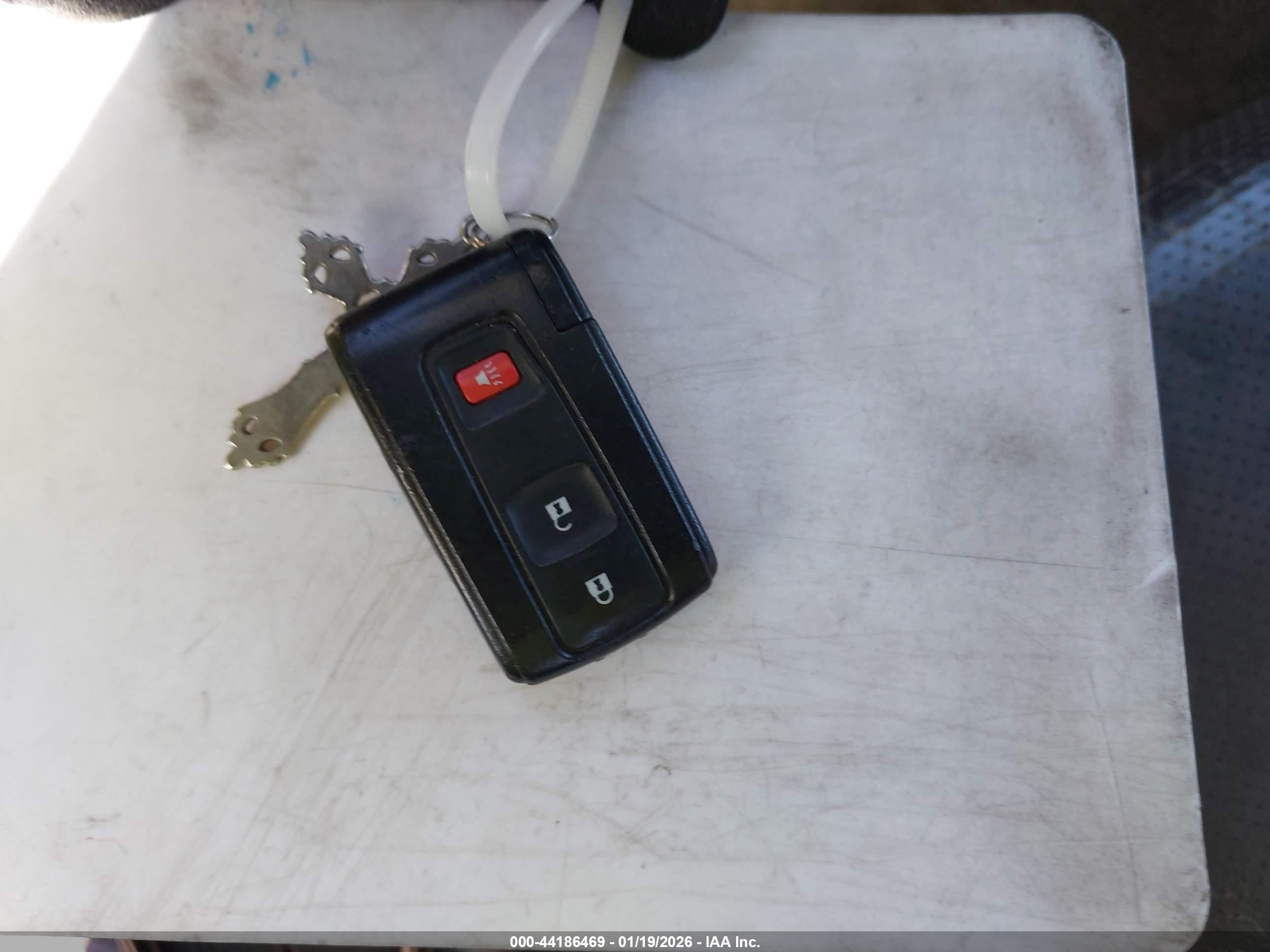 TOYOTA PRIUS image 11