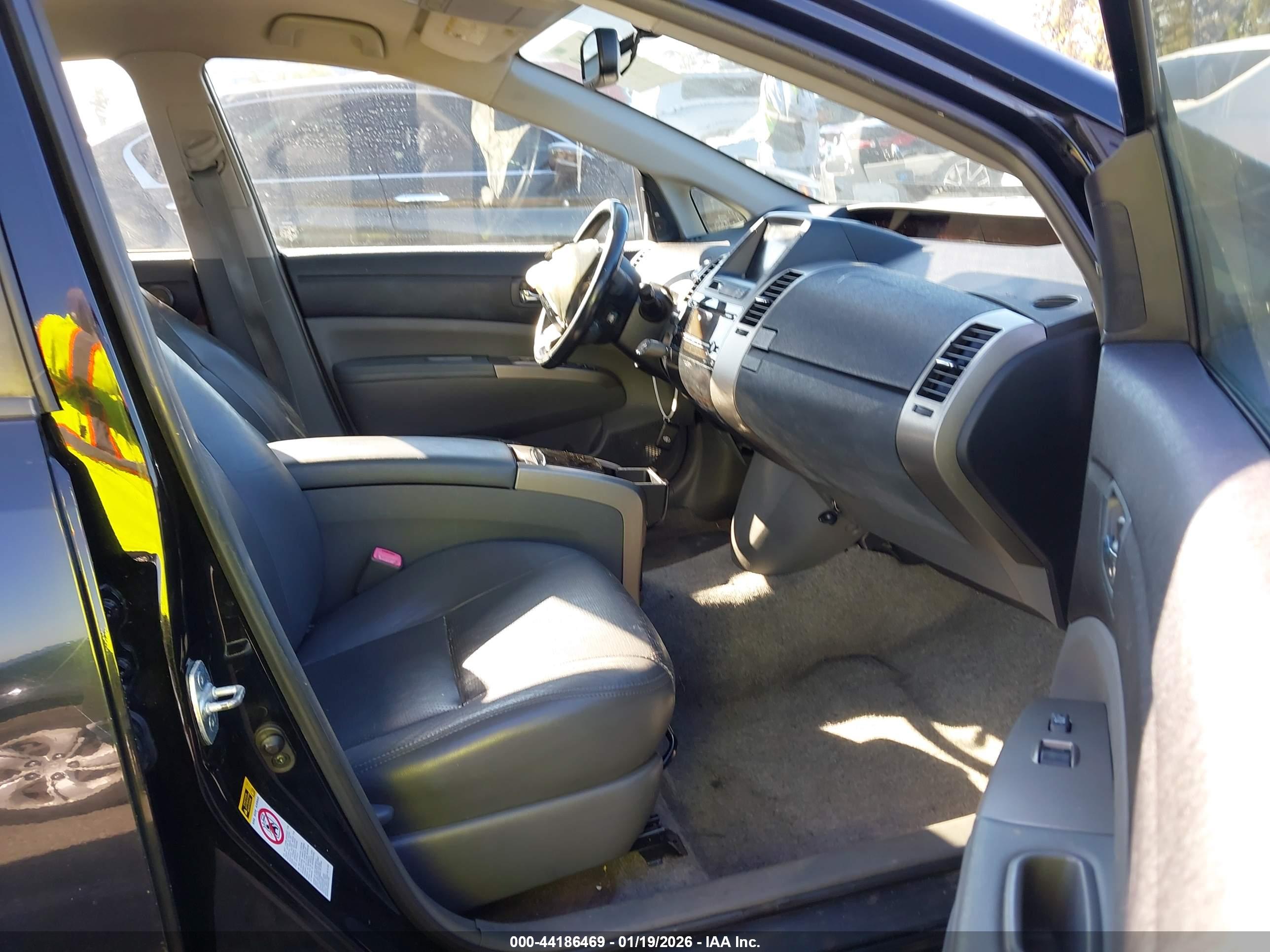 TOYOTA PRIUS image 5