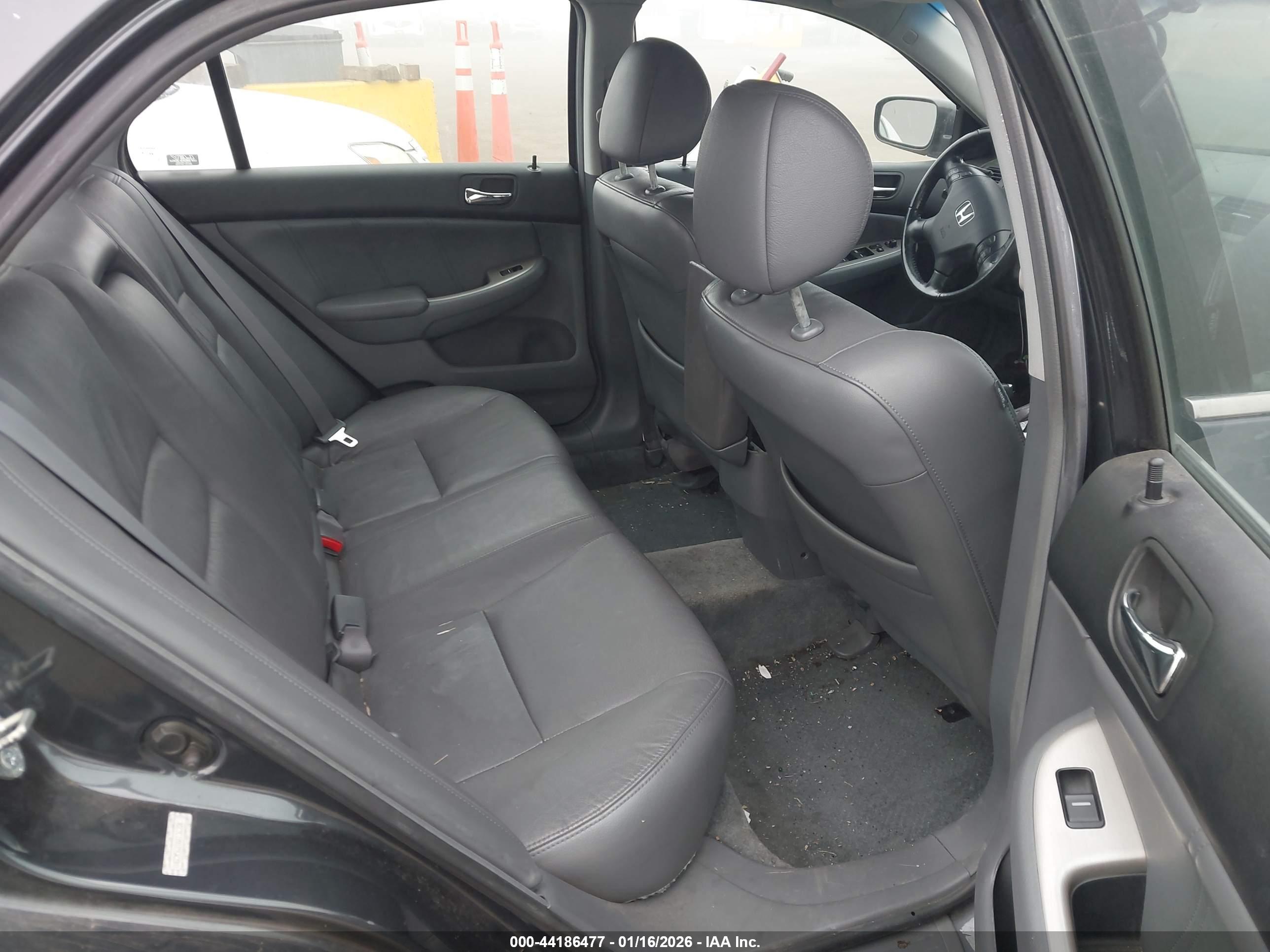 HONDA ACCORD image 8