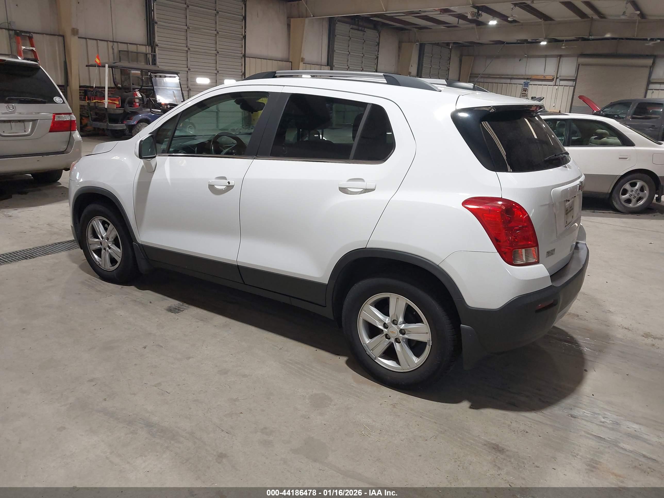 CHEVROLET TRAX image 3
