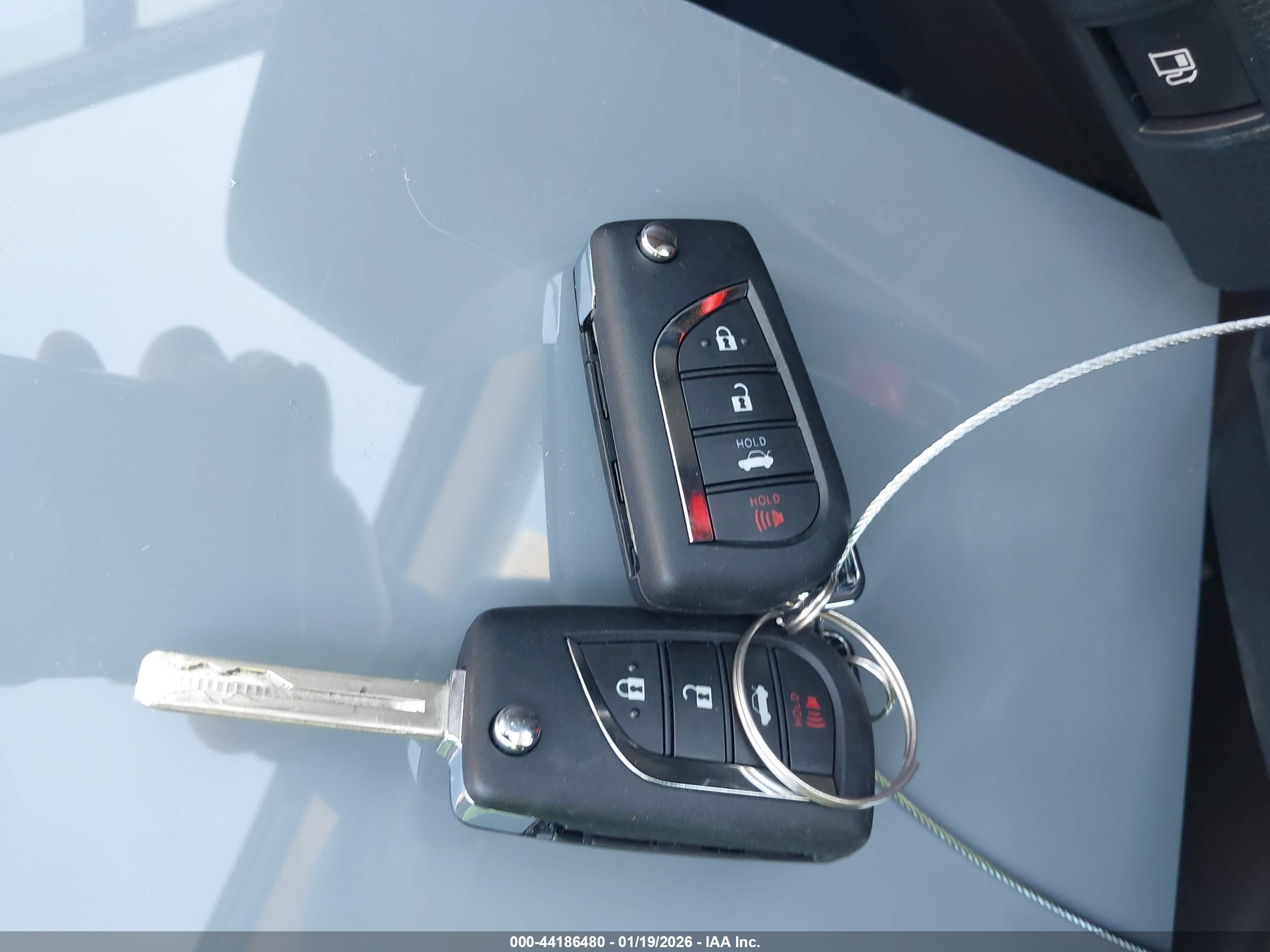 TOYOTA COROLLA image 11