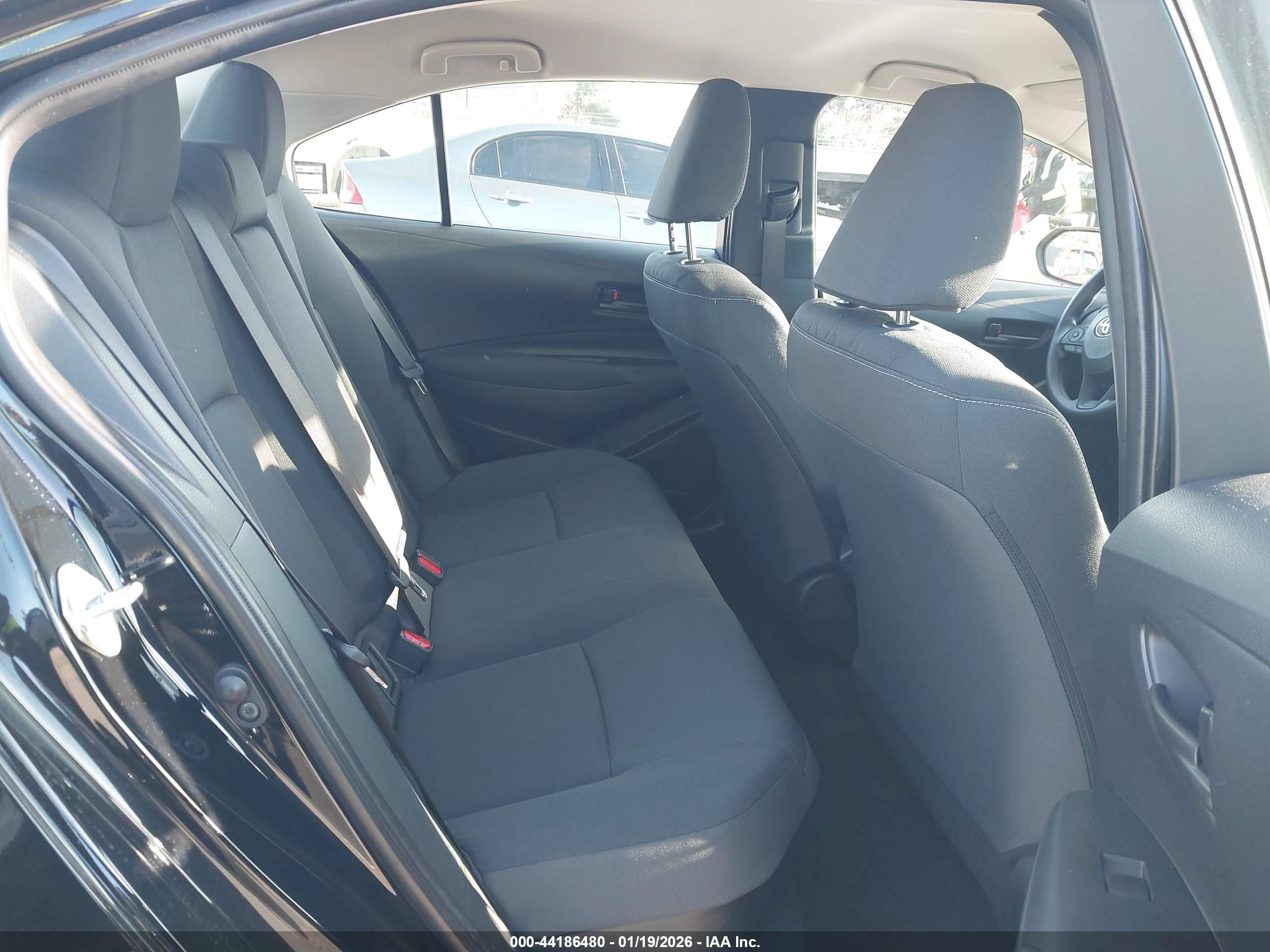 TOYOTA COROLLA image 8