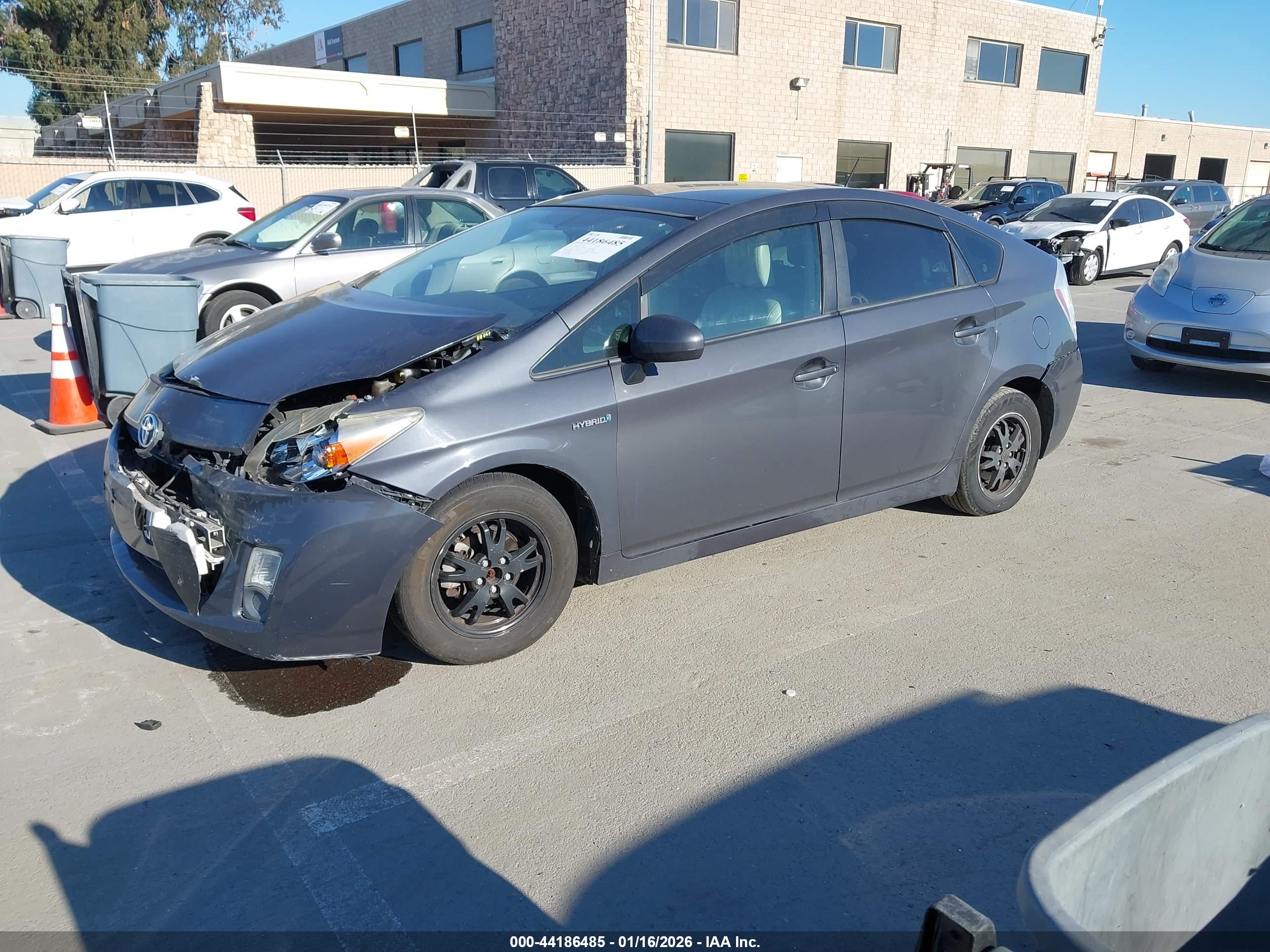 TOYOTA PRIUS image 2