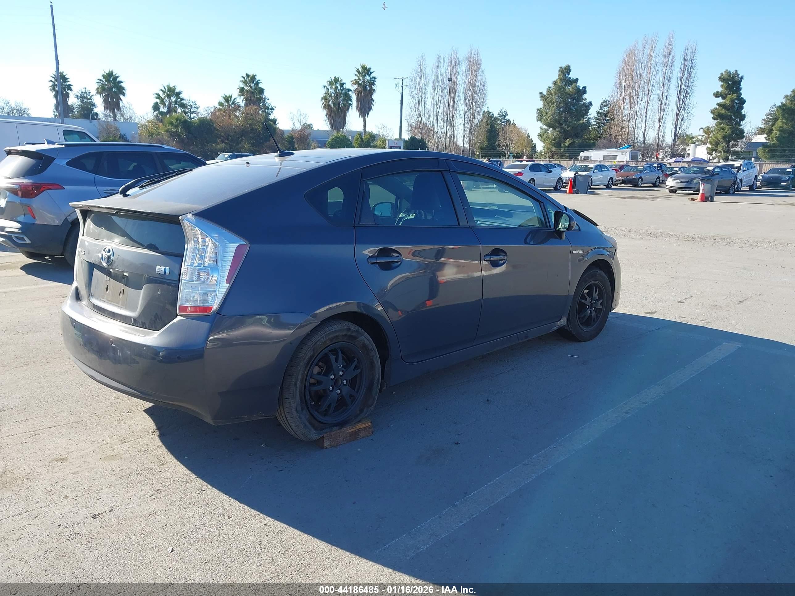 TOYOTA PRIUS image 4