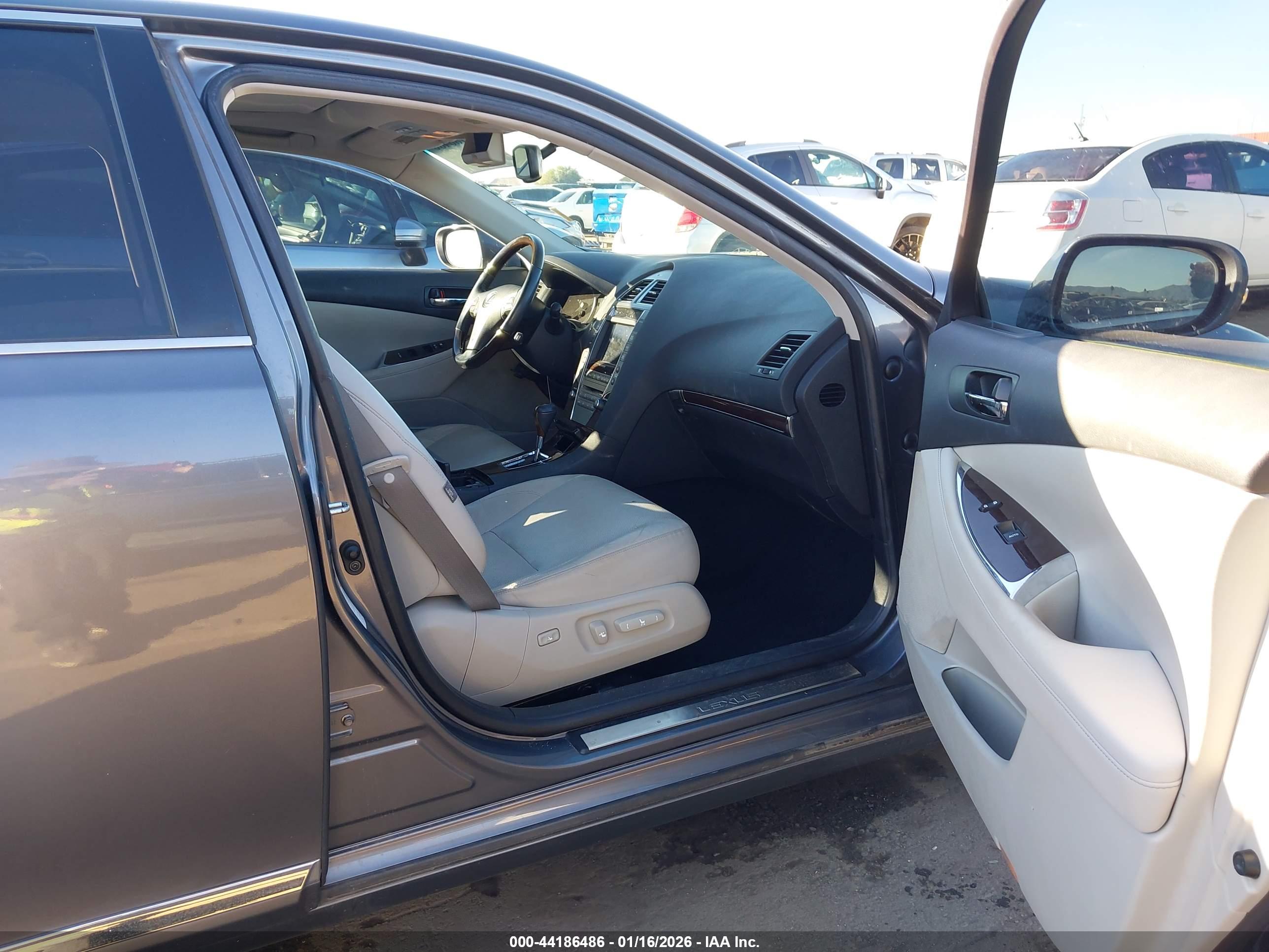 LEXUS ES image 5