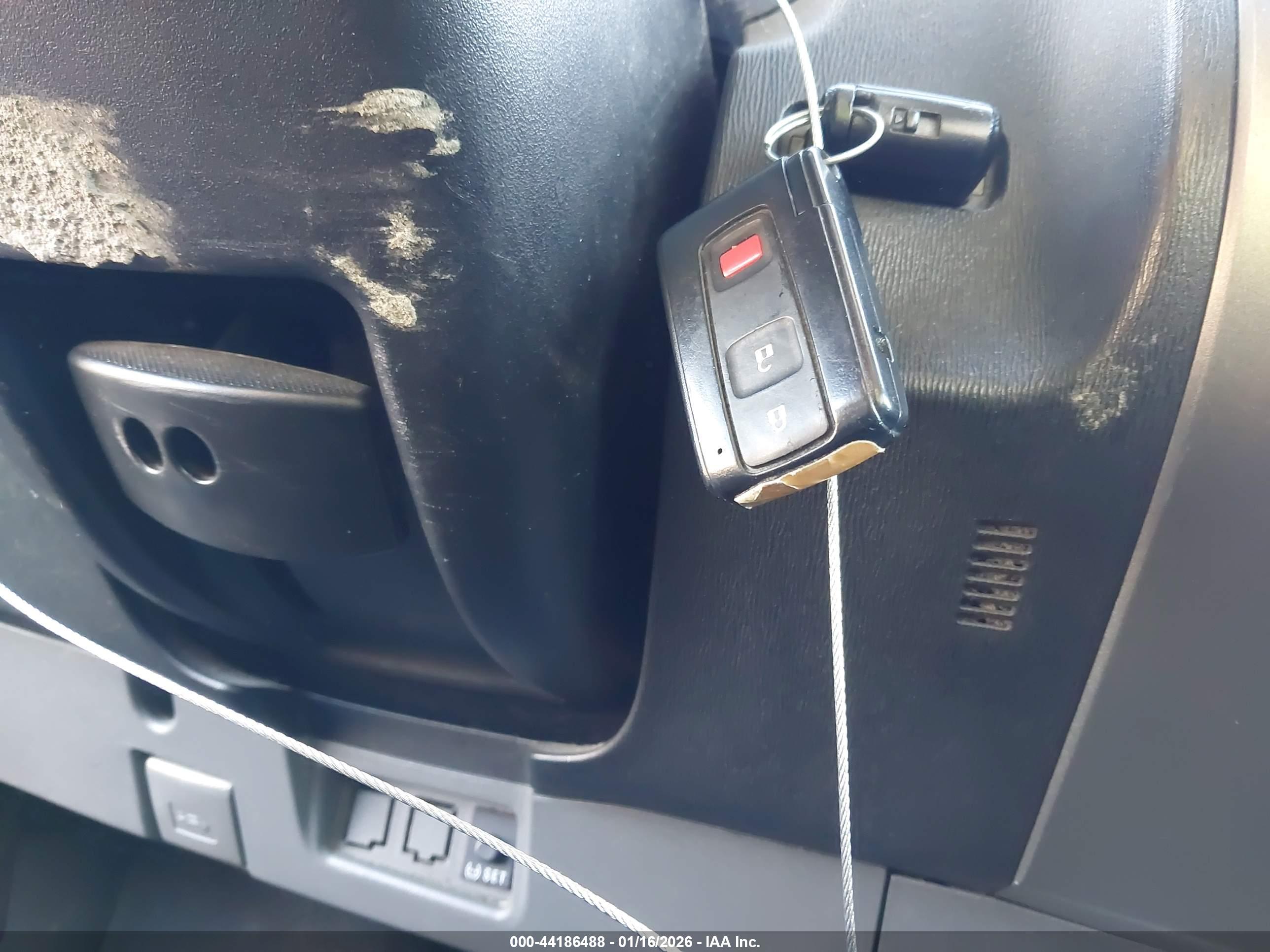TOYOTA PRIUS image 11