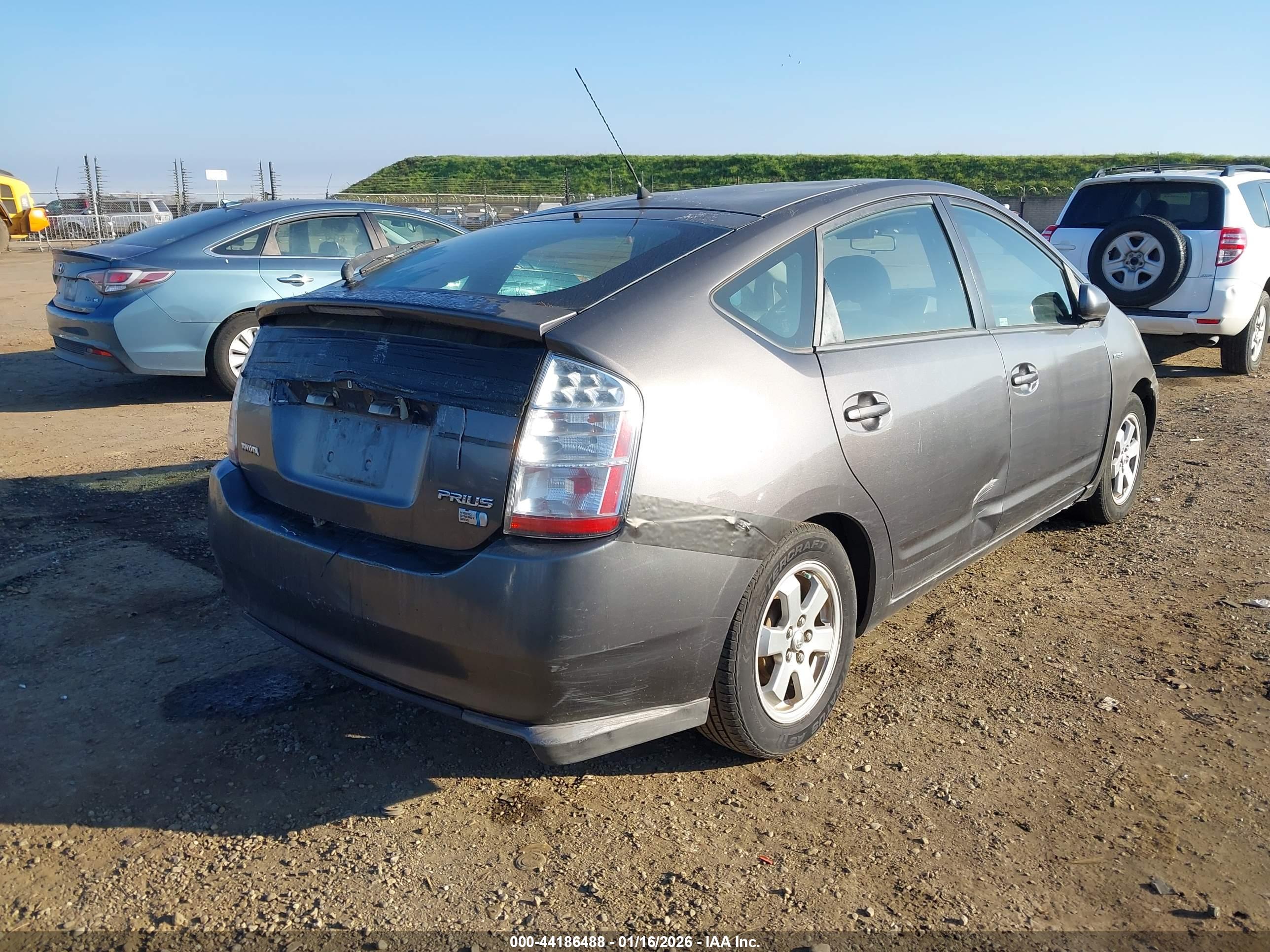 TOYOTA PRIUS image 4