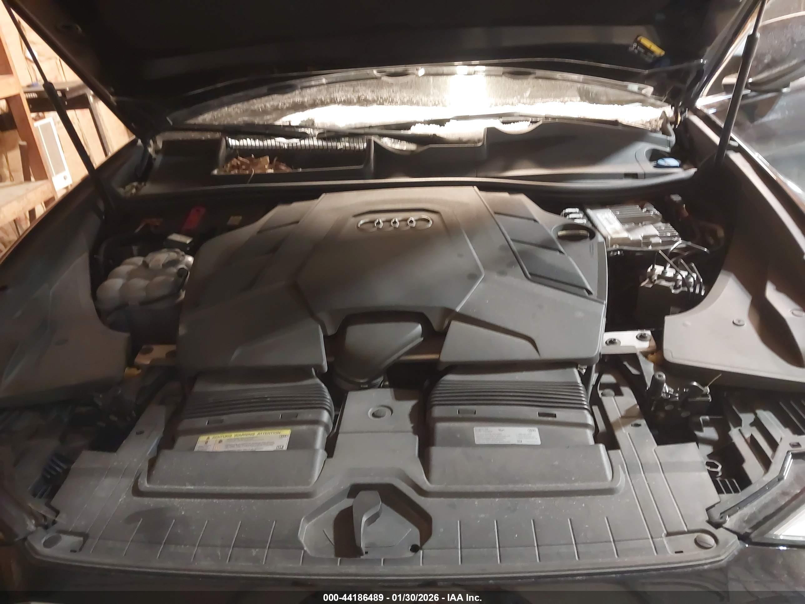 AUDI Q8 image 10
