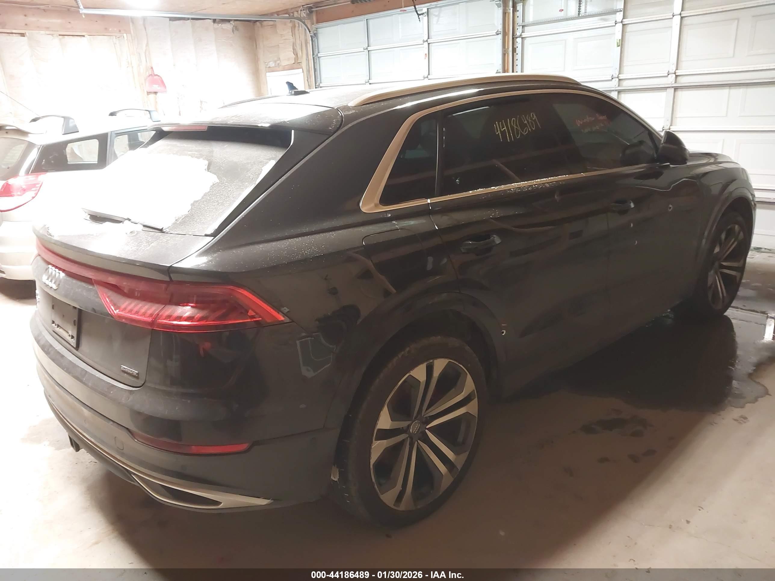 AUDI Q8 image 4
