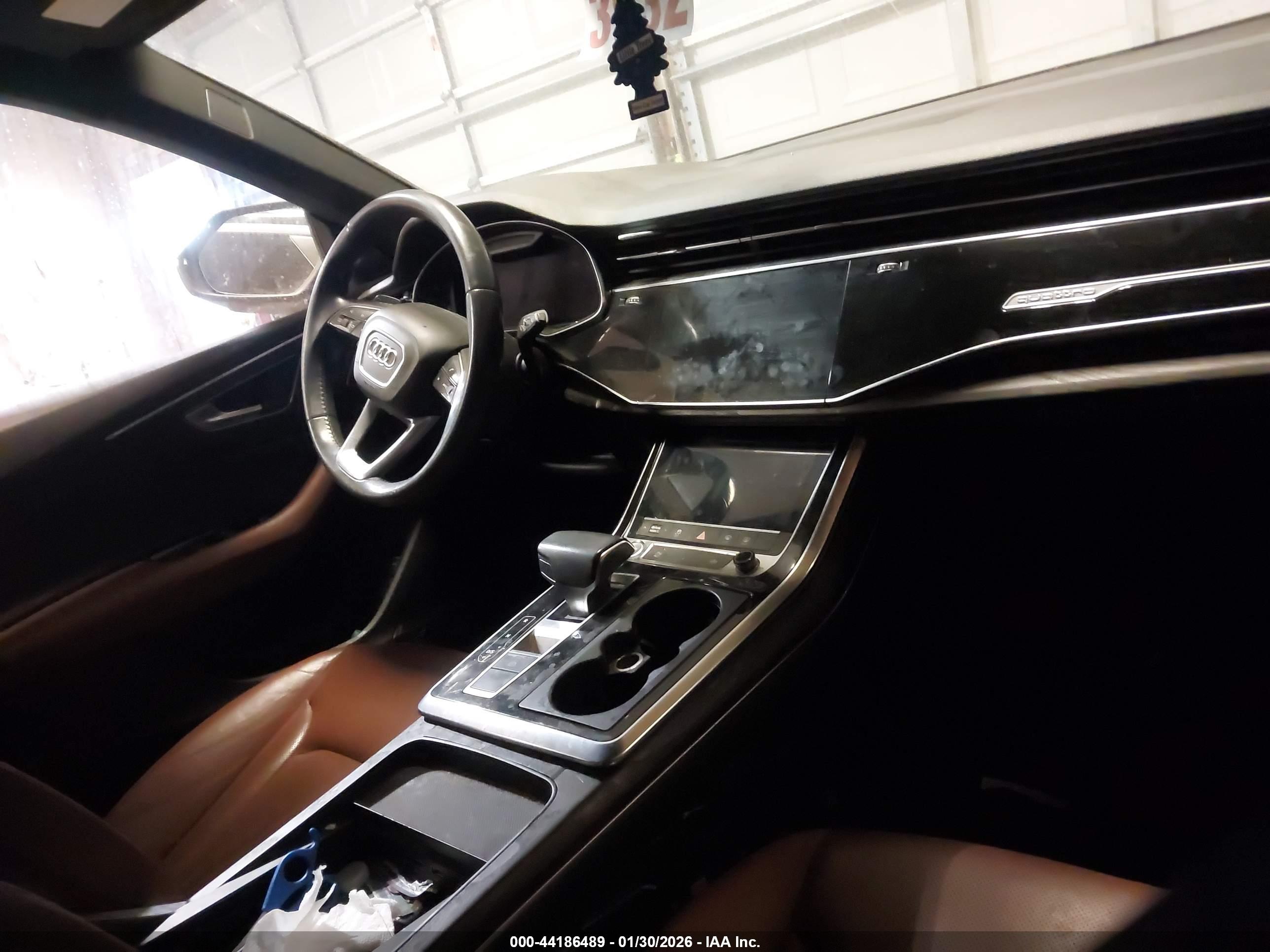 AUDI Q8 image 5
