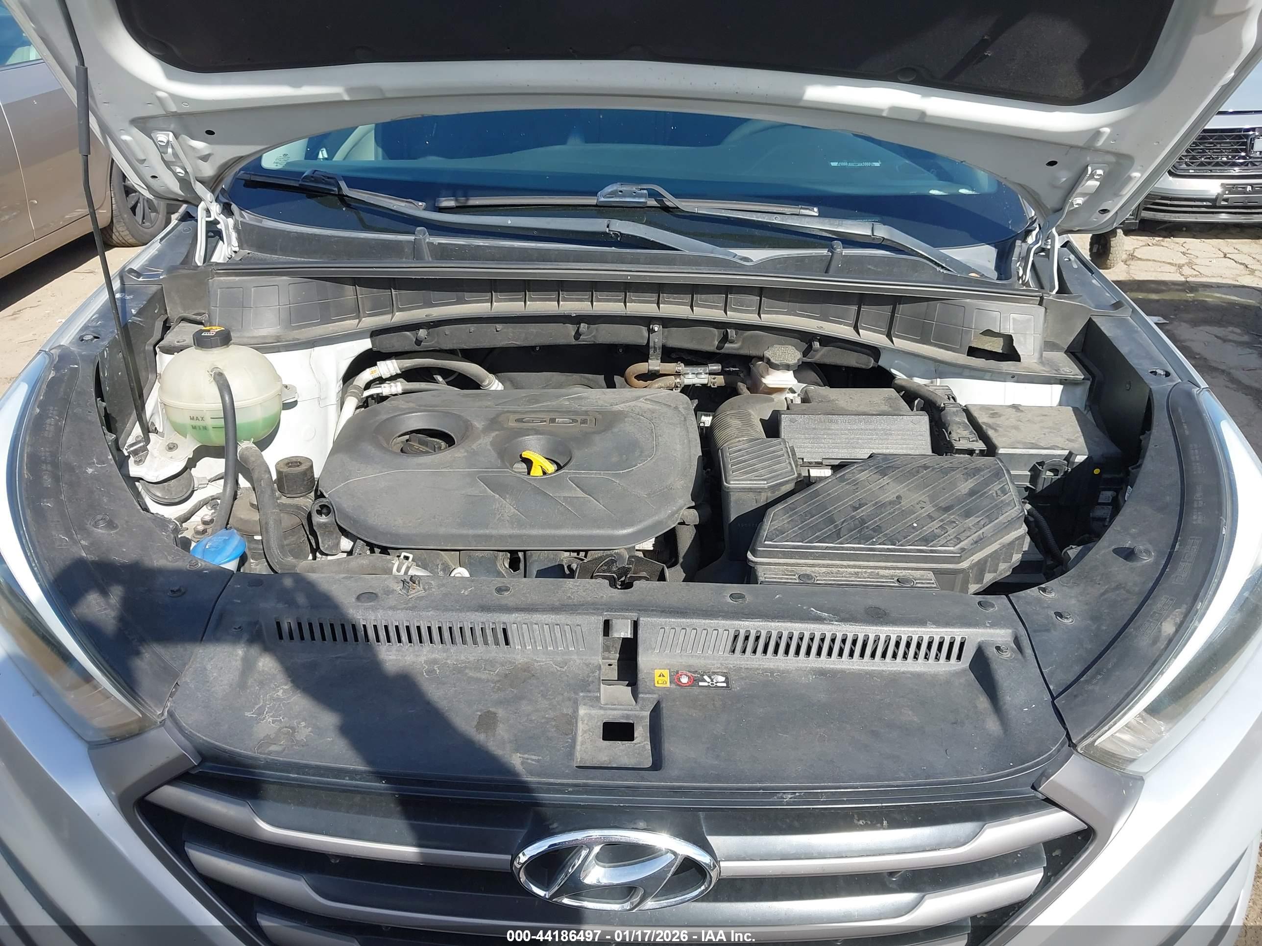 HYUNDAI TUCSON image 10