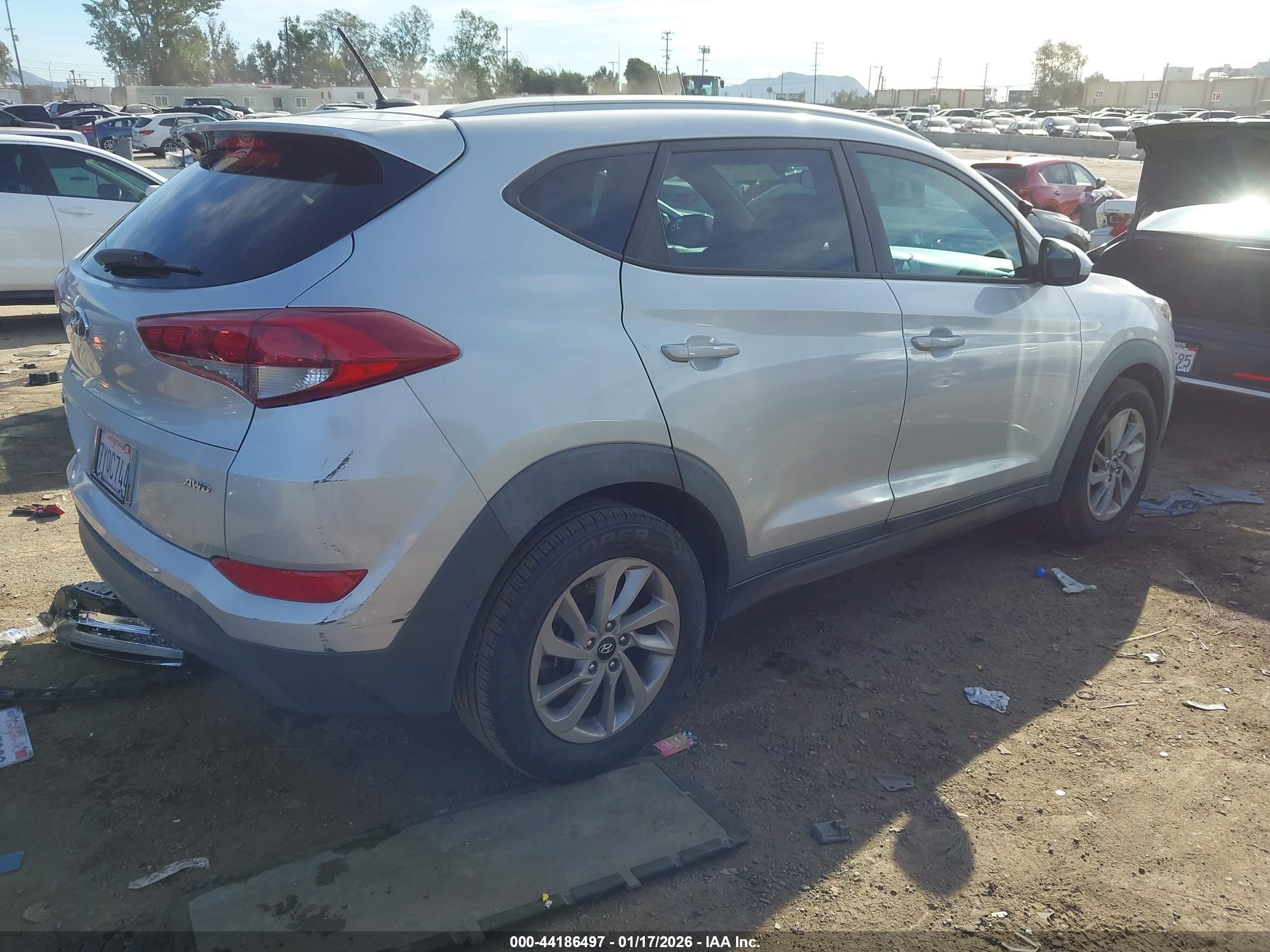 HYUNDAI TUCSON image 4