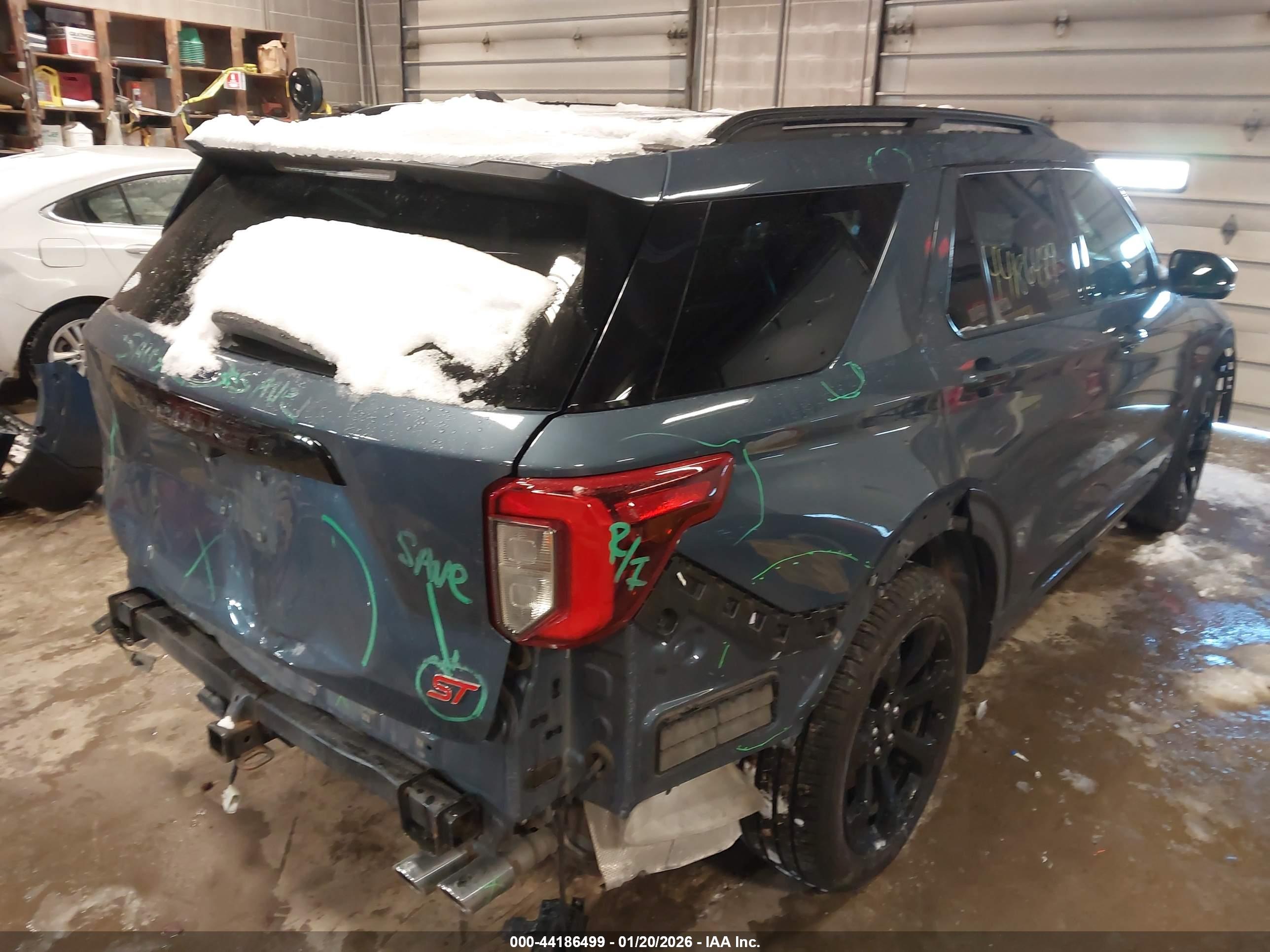FORD EXPLORER image 4