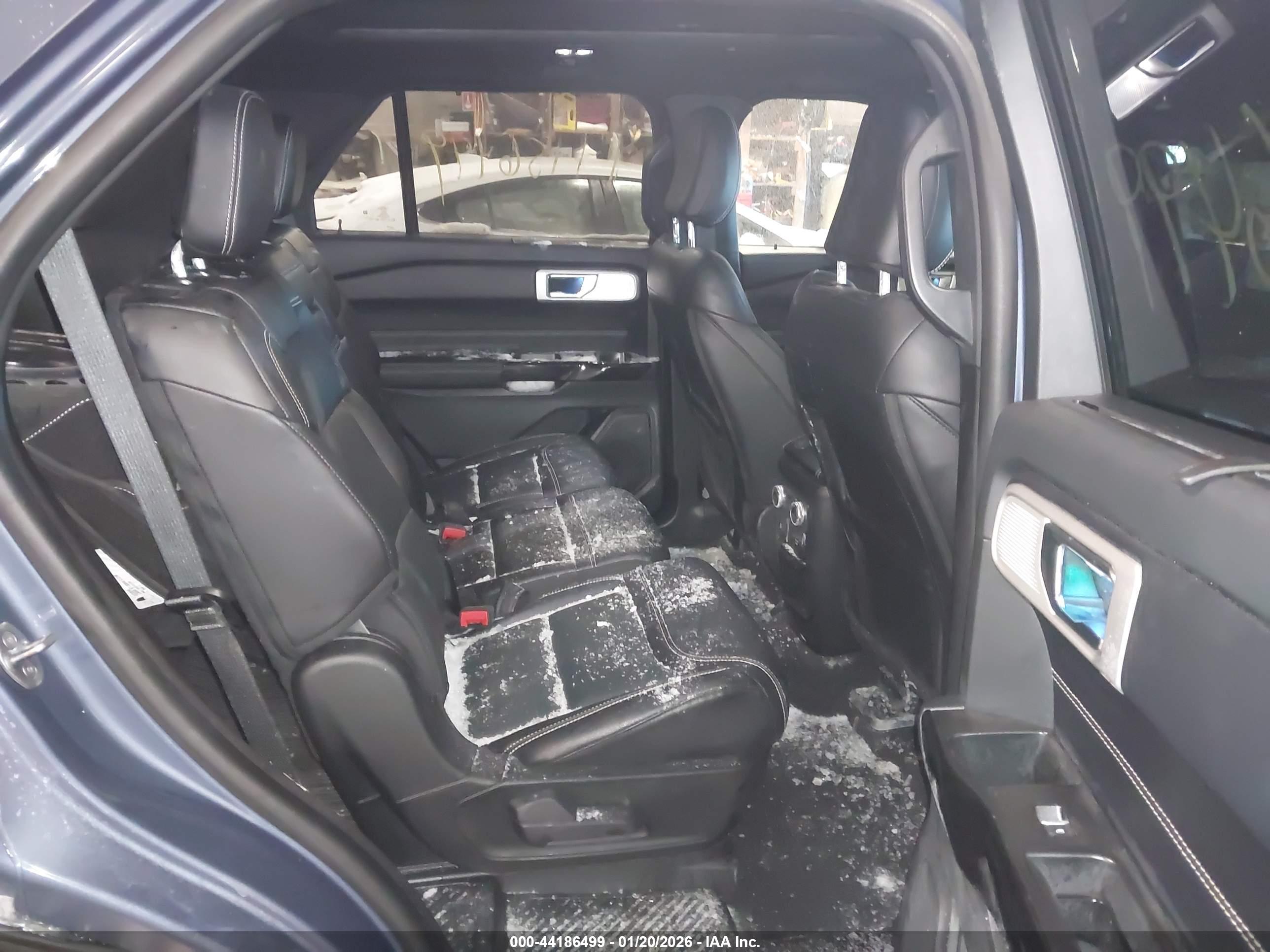 FORD EXPLORER image 8