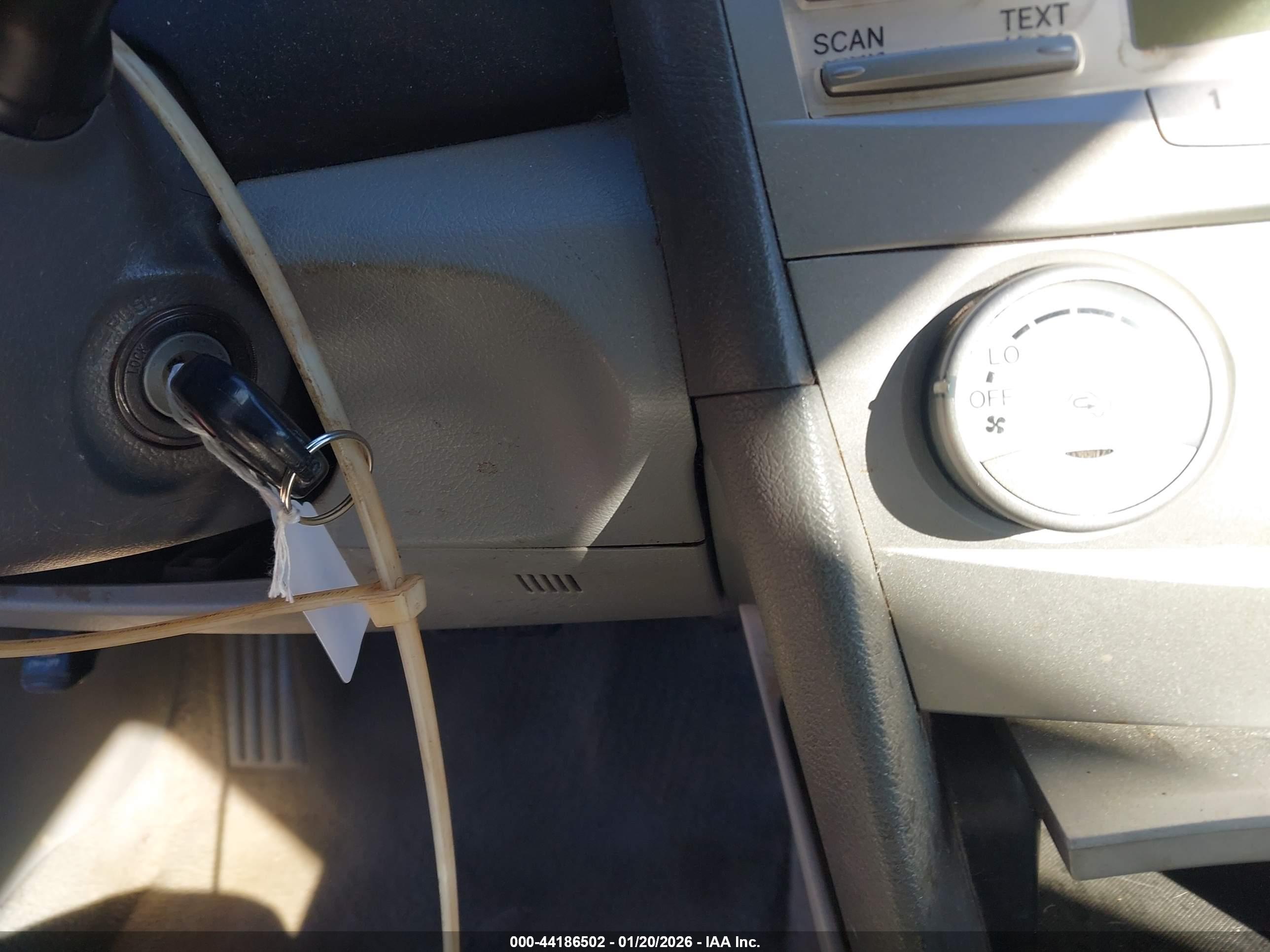 TOYOTA CAMRY image 11