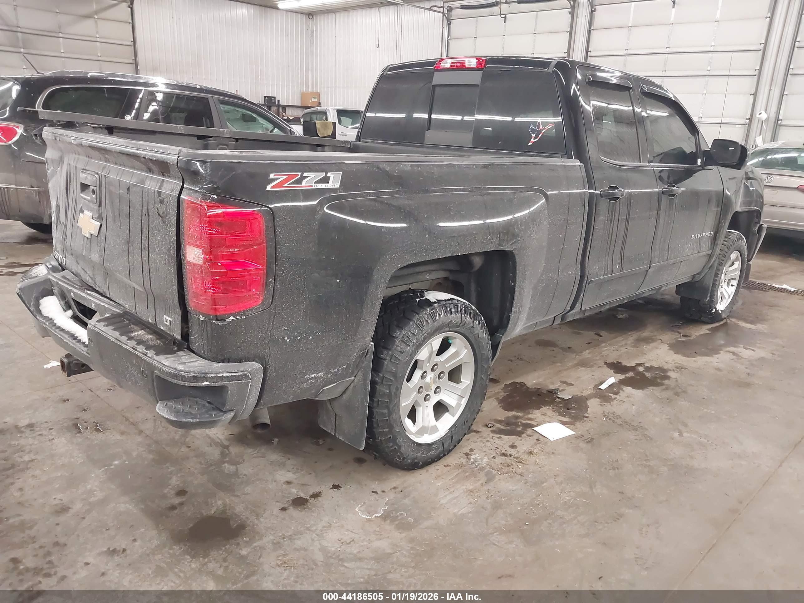 CHEVROLET SILVERADO image 4