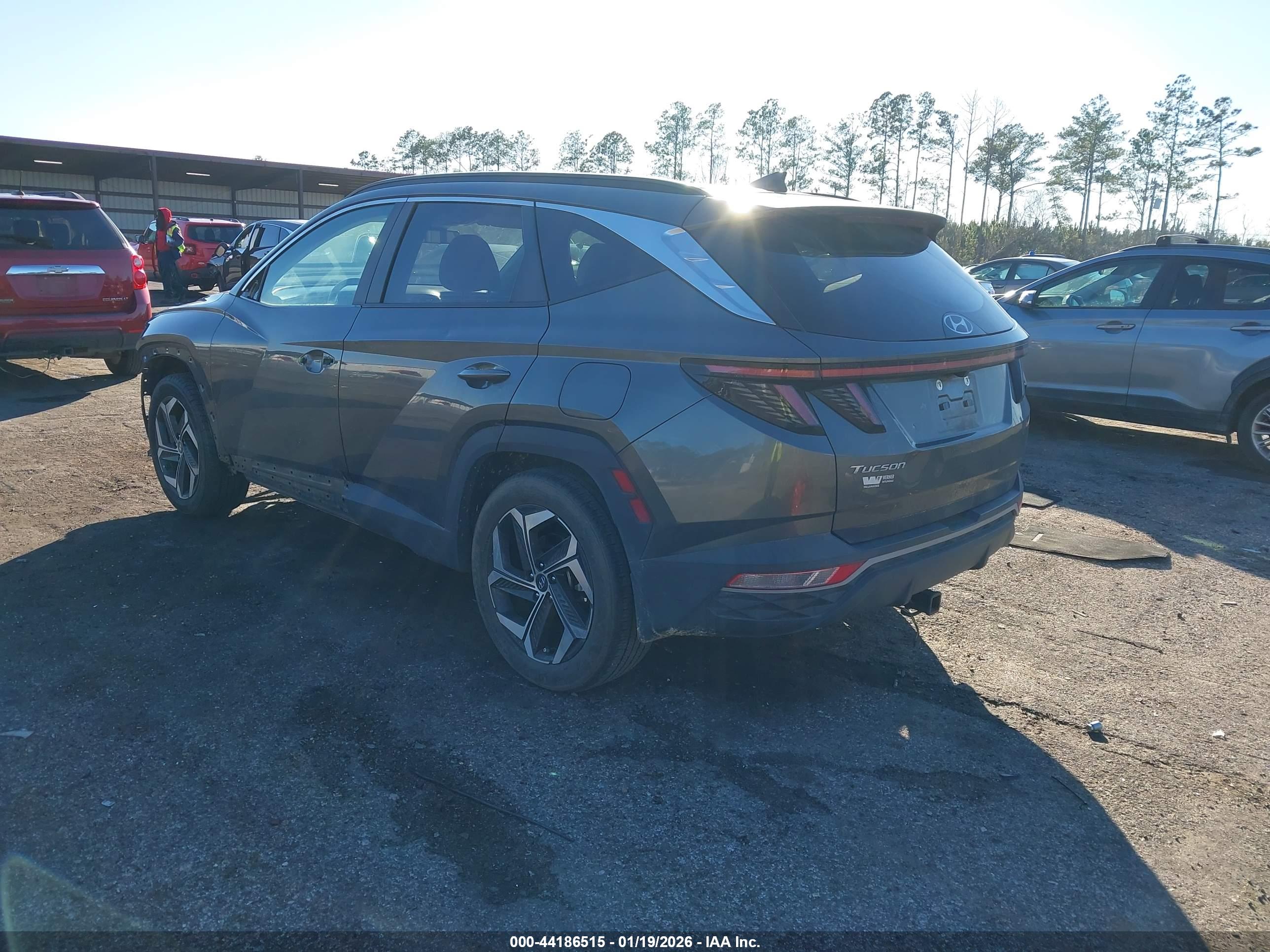 HYUNDAI TUCSON image 3
