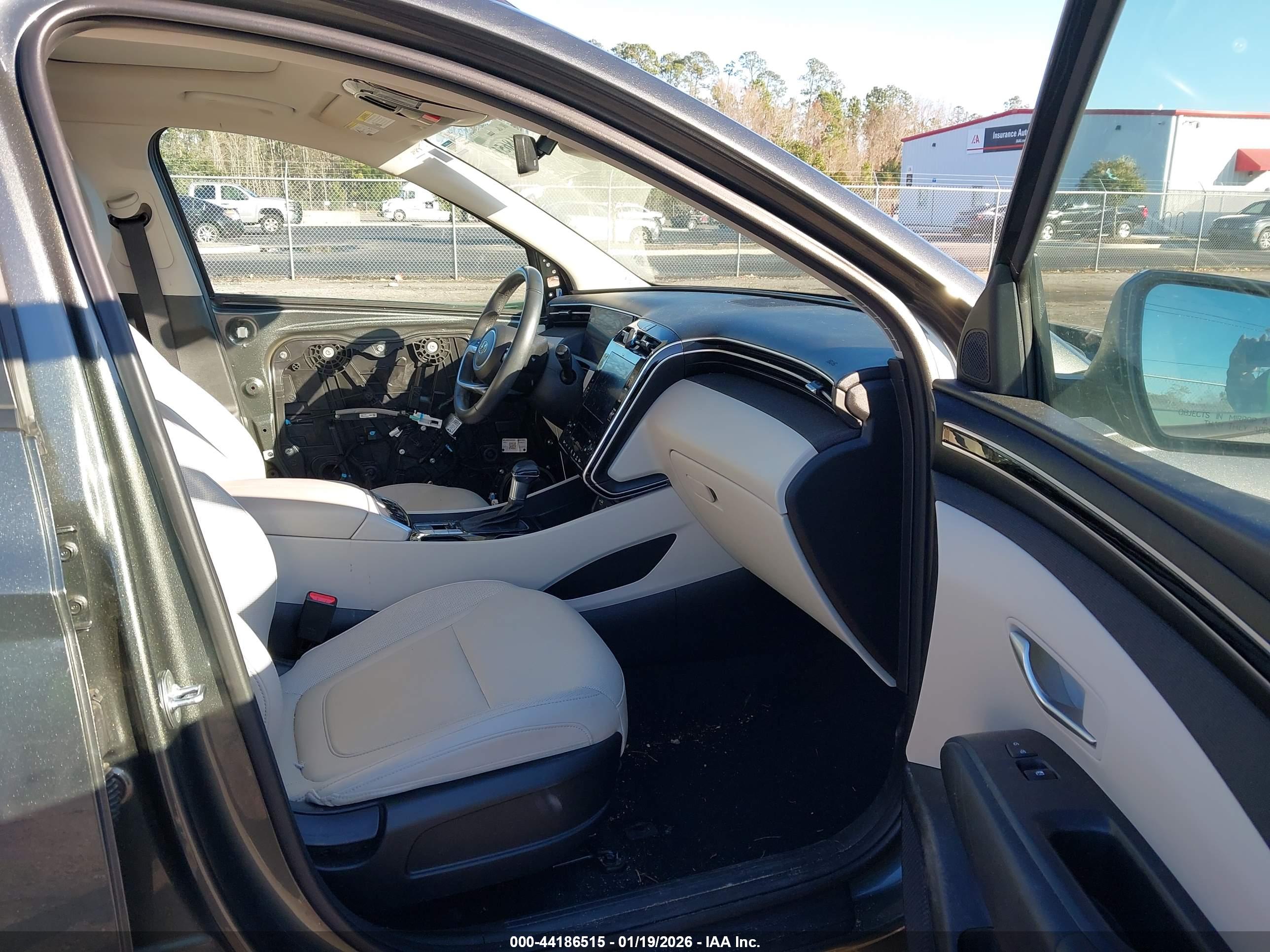 HYUNDAI TUCSON image 5