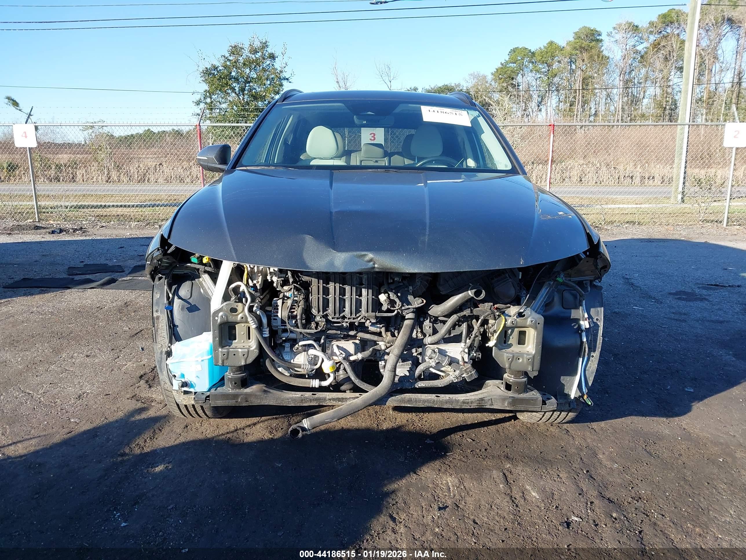HYUNDAI TUCSON image 6