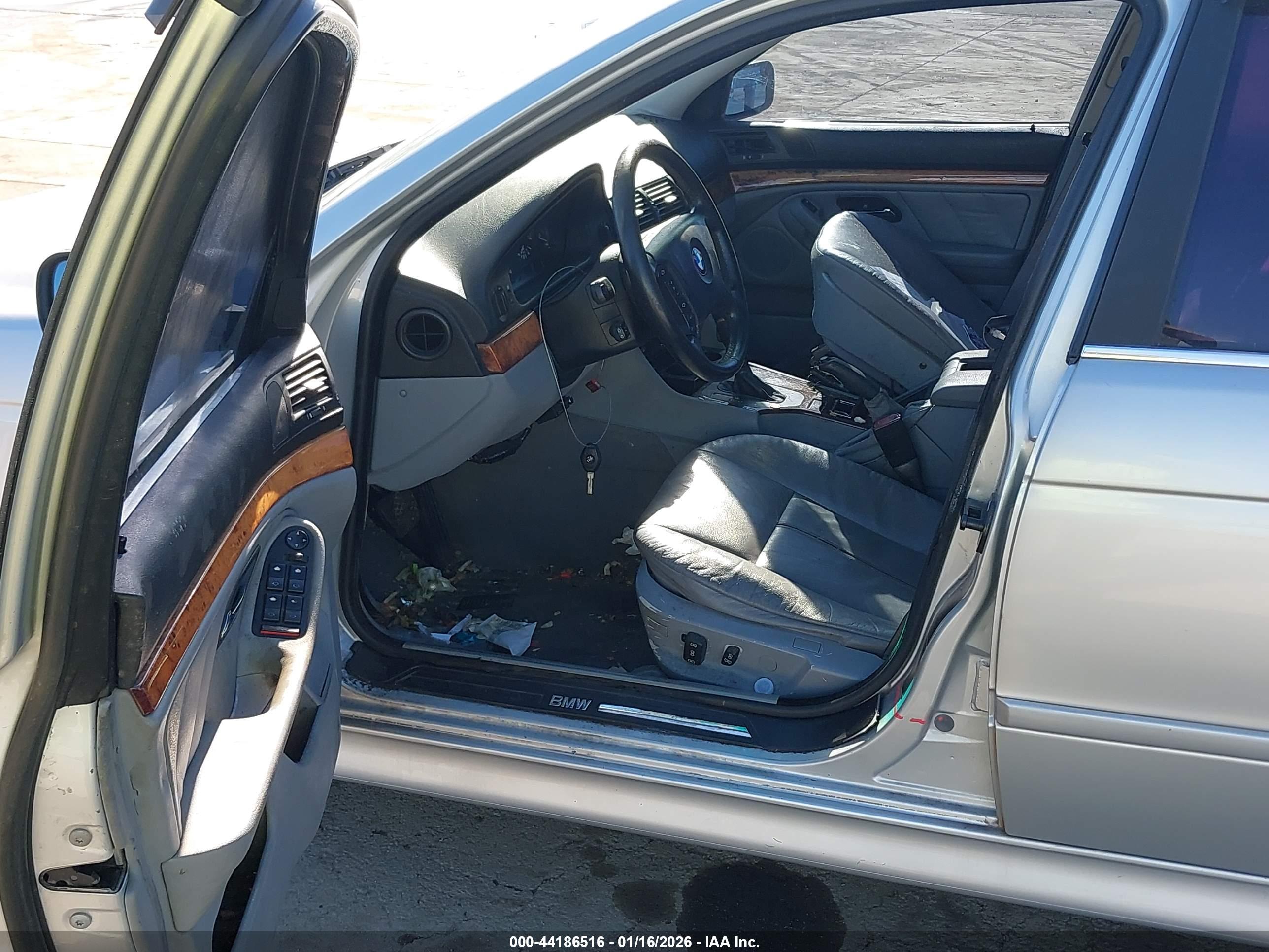 BMW 530IA image 6