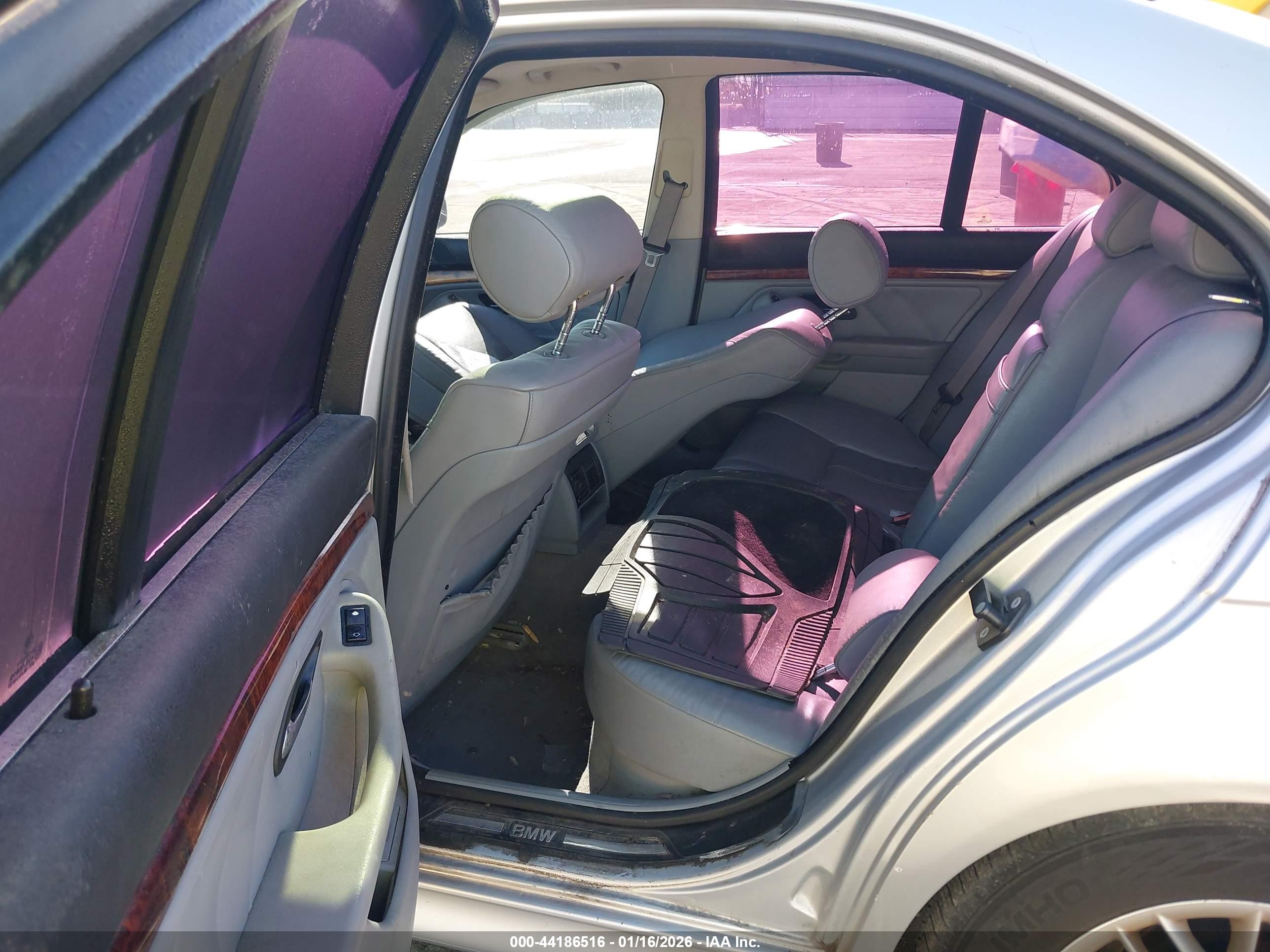 BMW 530IA image 8