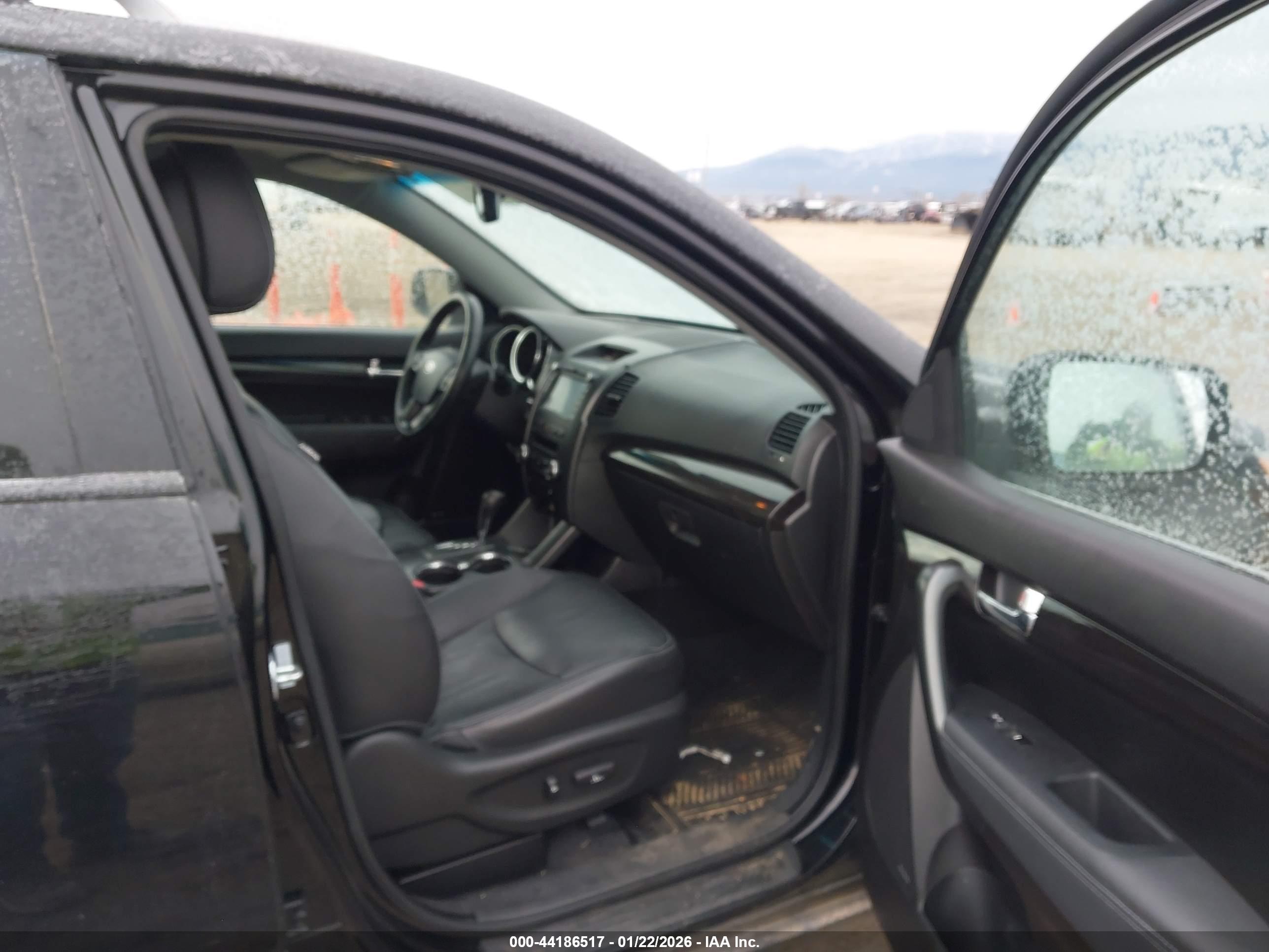 KIA SORENTO image 5