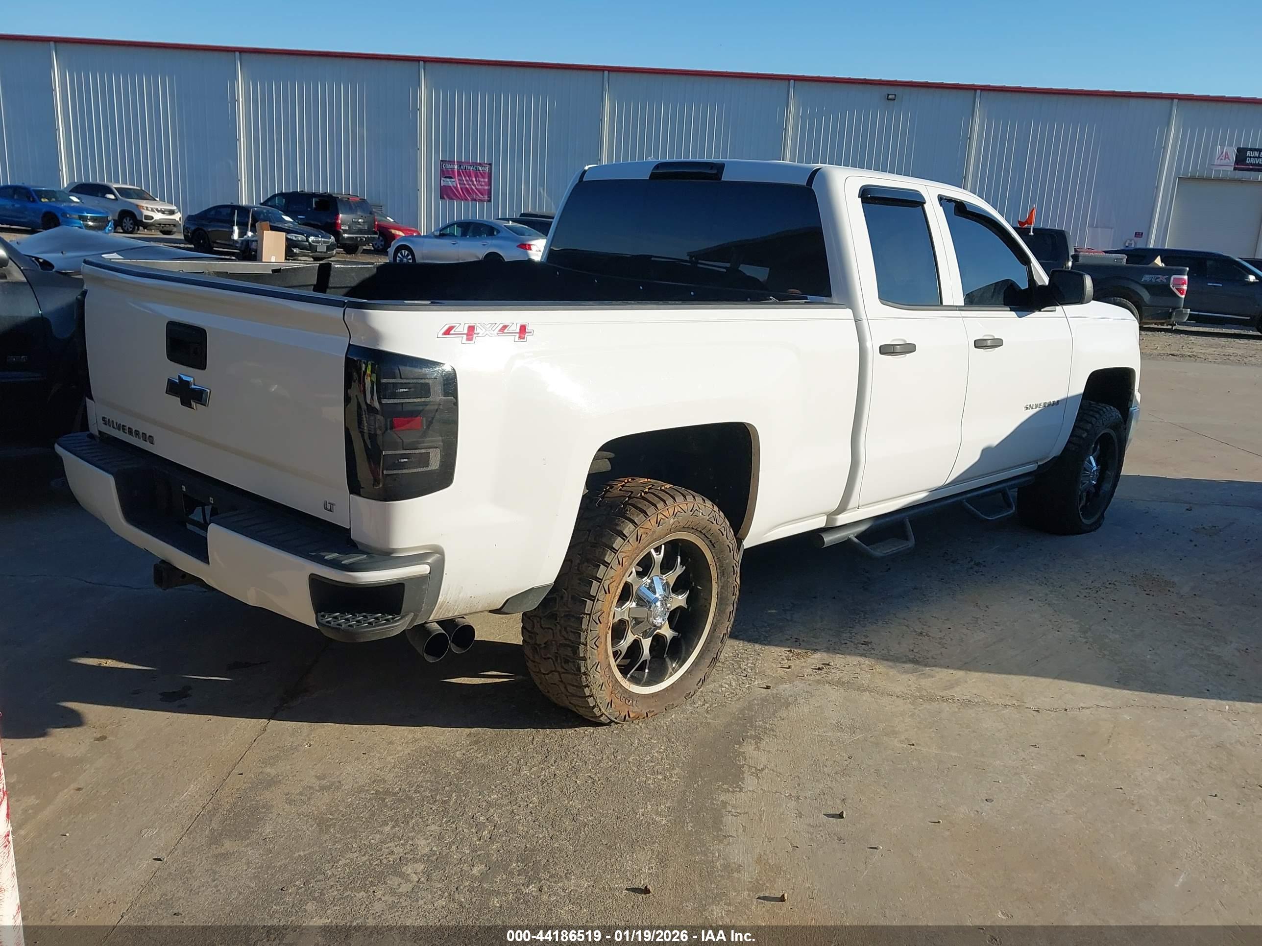 CHEVROLET SILVERADO image 4