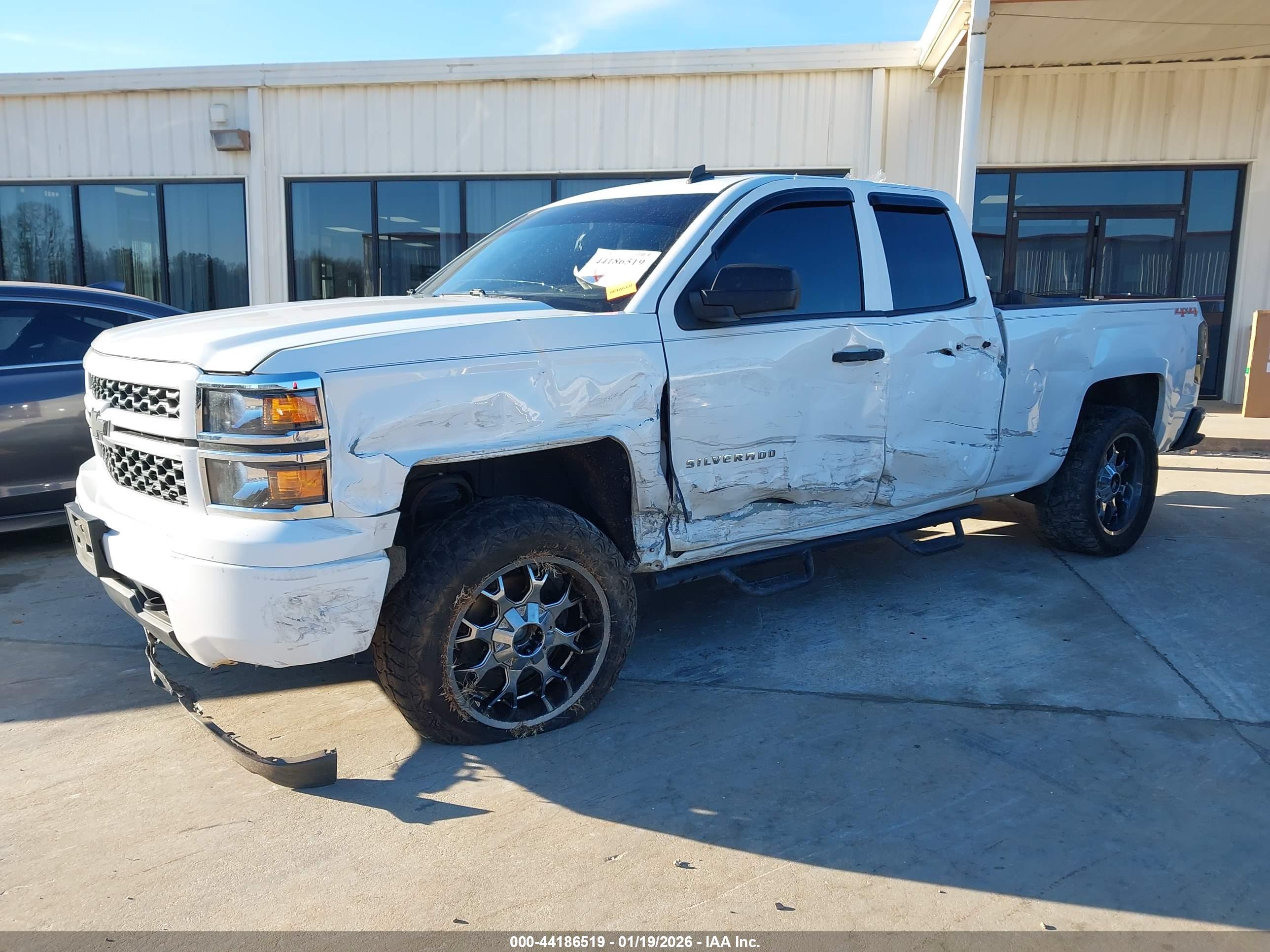 CHEVROLET SILVERADO image 6