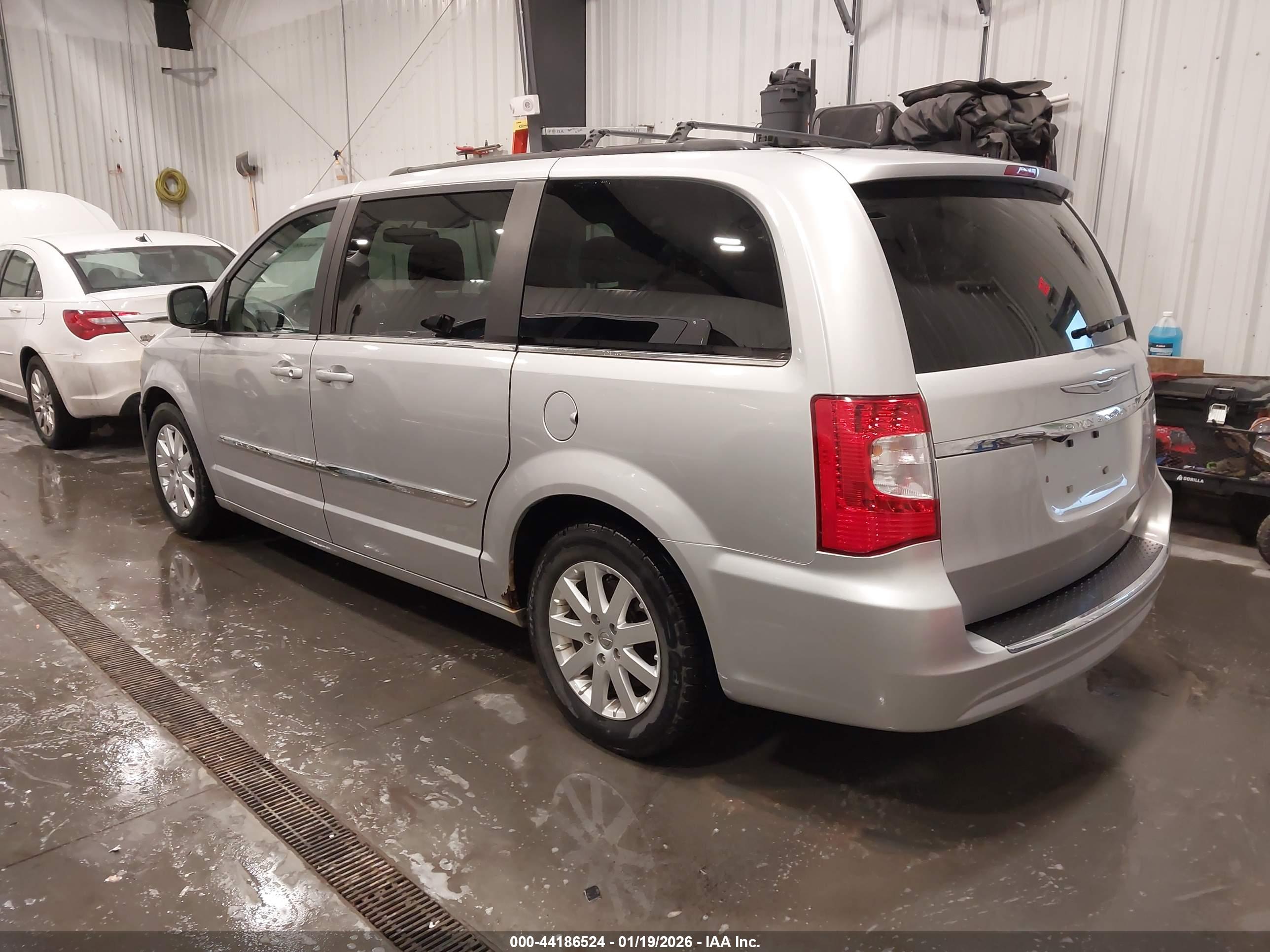 CHRYSLER TOWN image 3