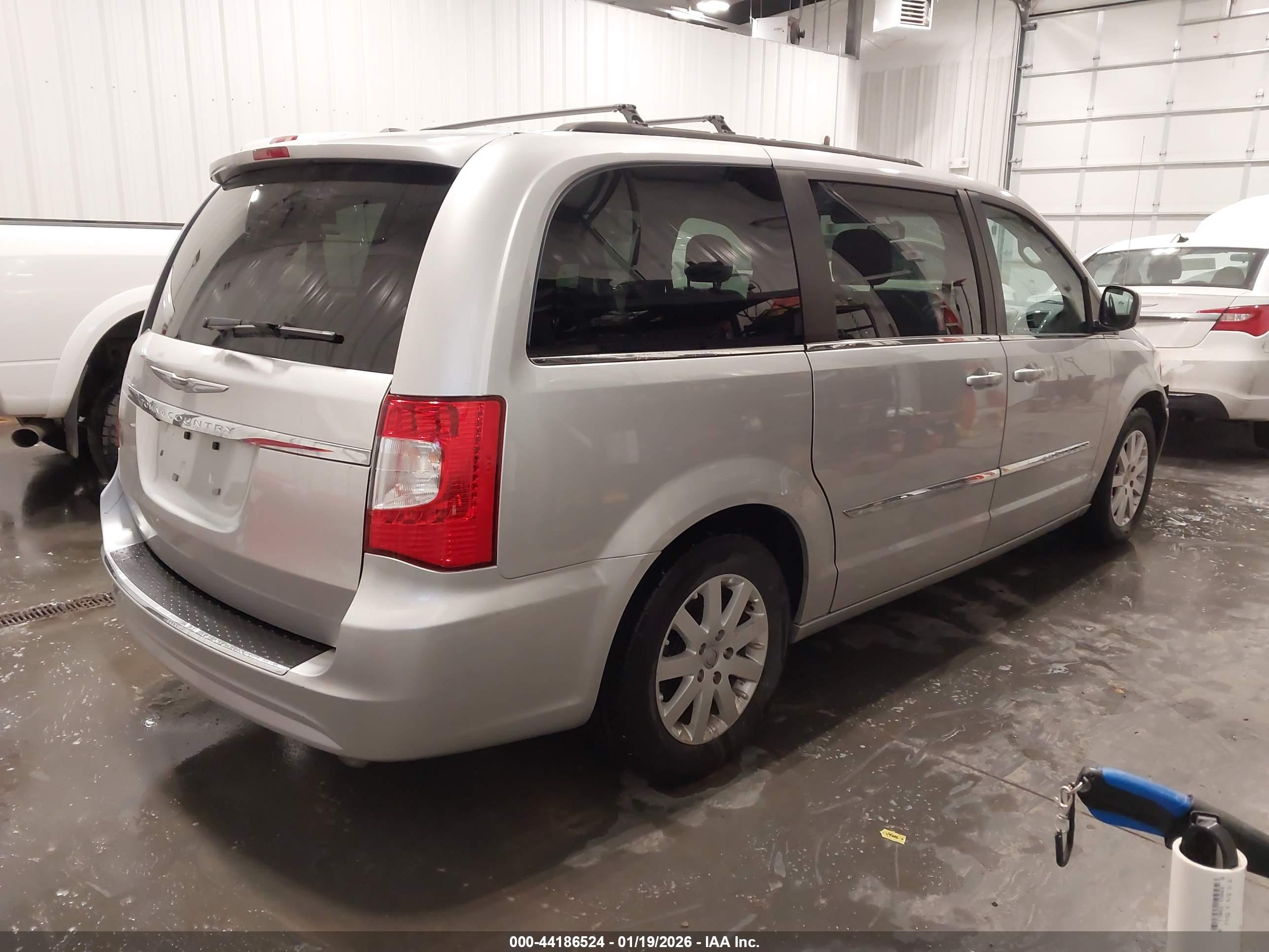 CHRYSLER TOWN image 4