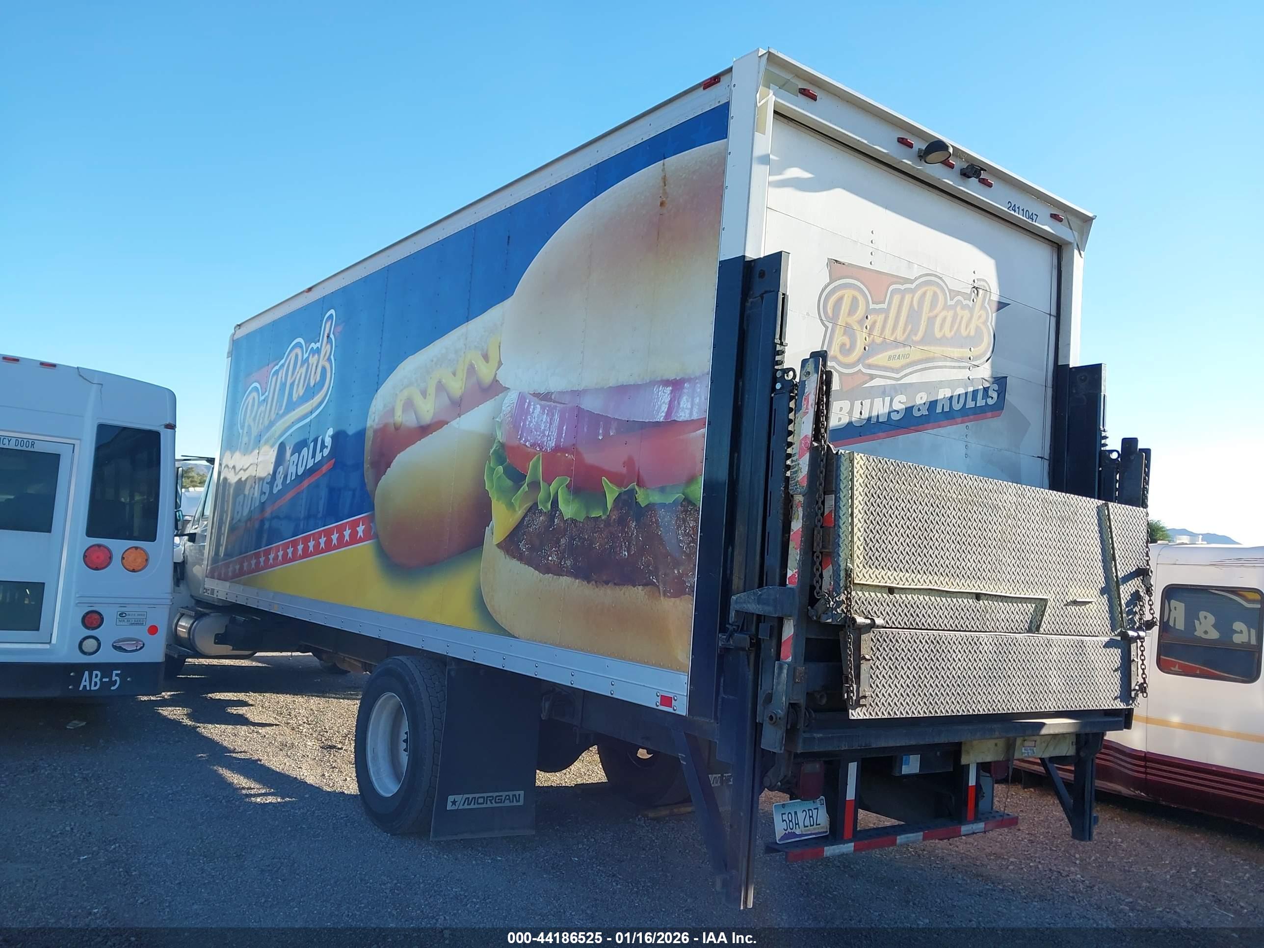 INTERNATIONAL 4000 image 3