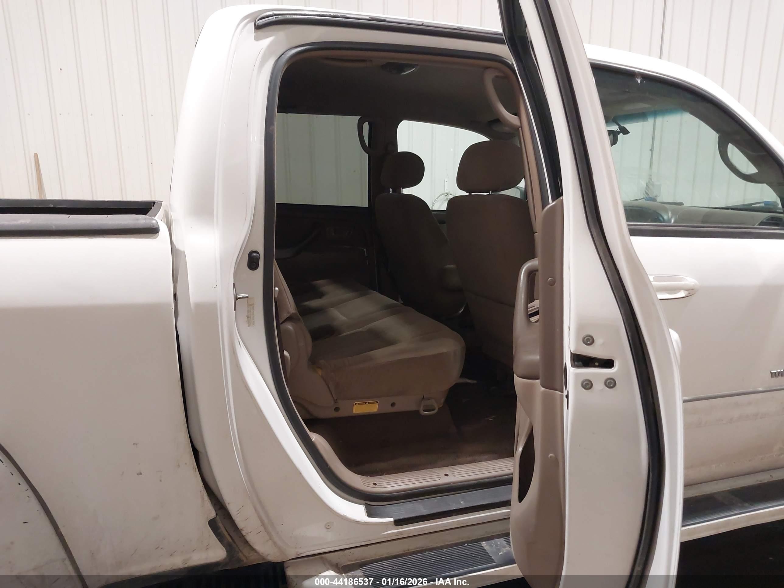 TOYOTA TUNDRA image 8