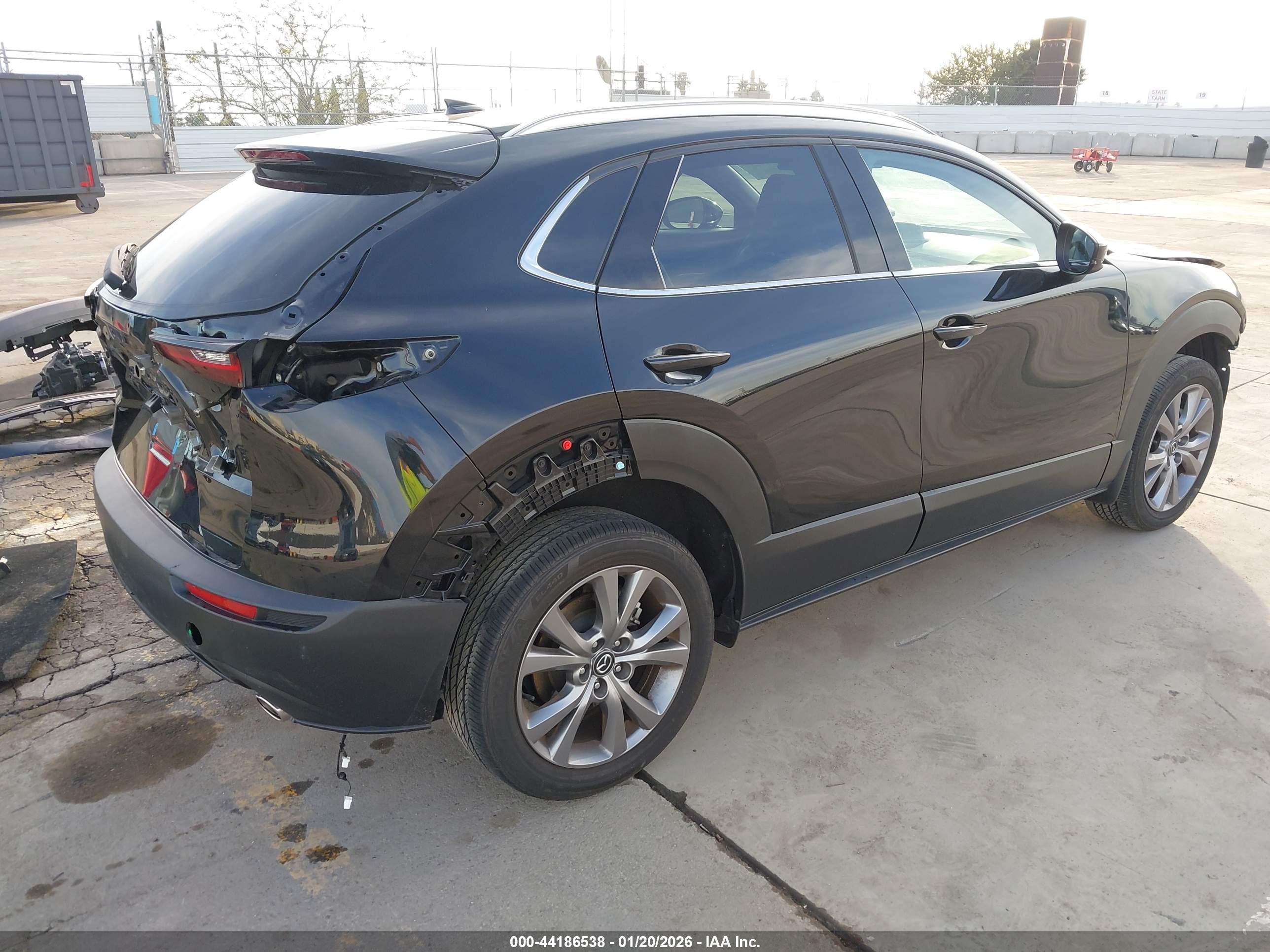 MAZDA CX-30 image 4