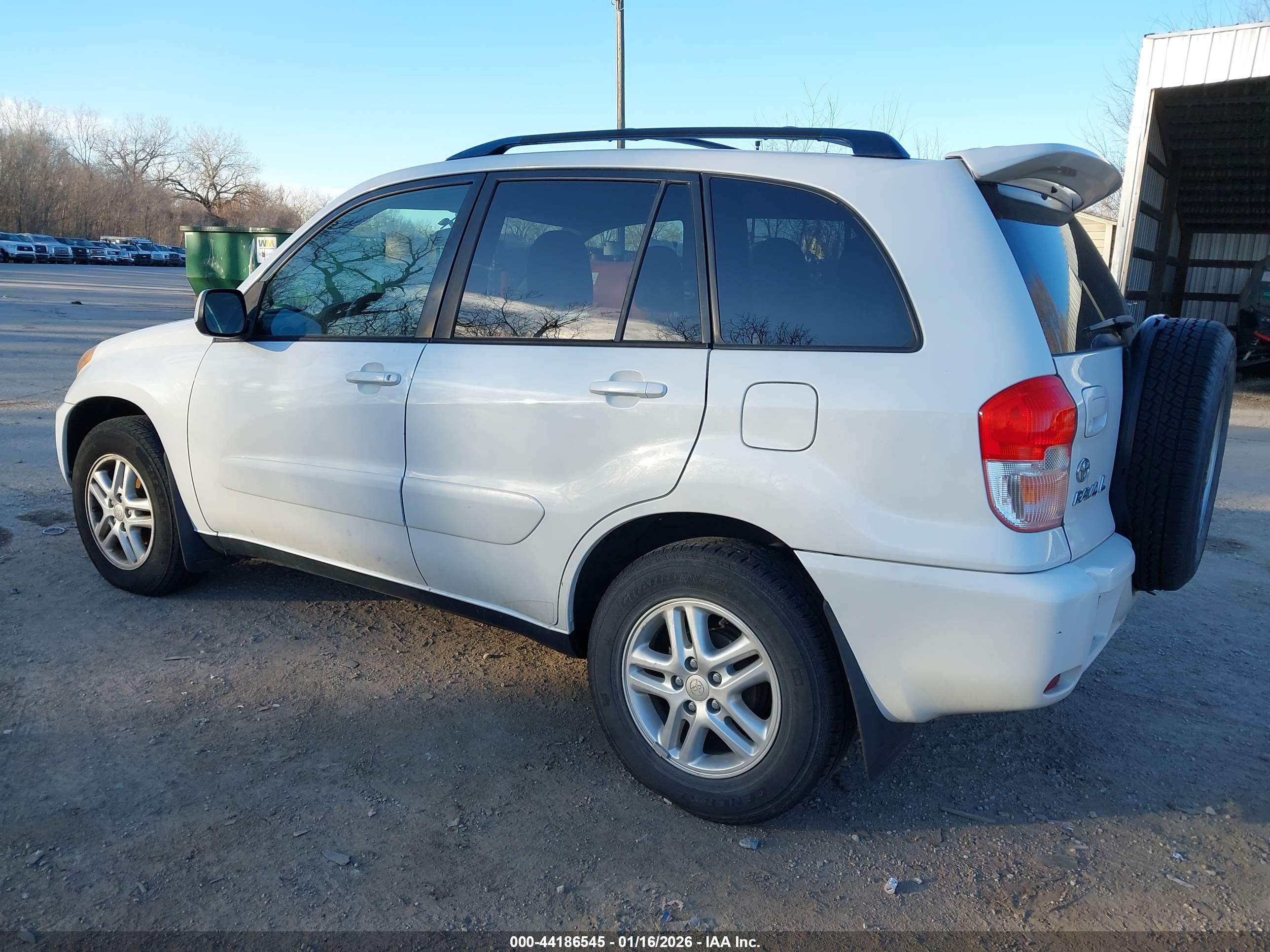 TOYOTA RAV4 image 3