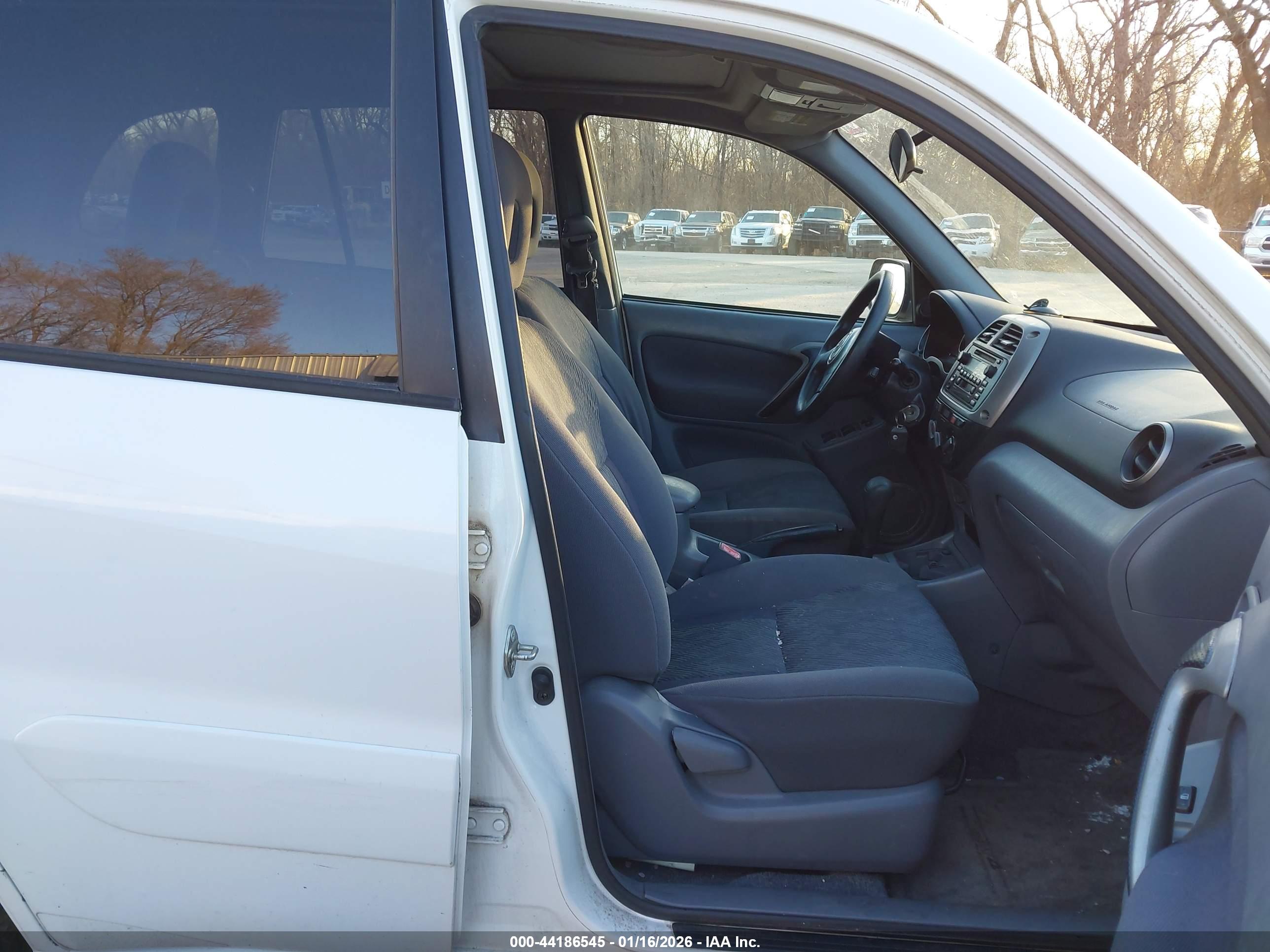 TOYOTA RAV4 image 5