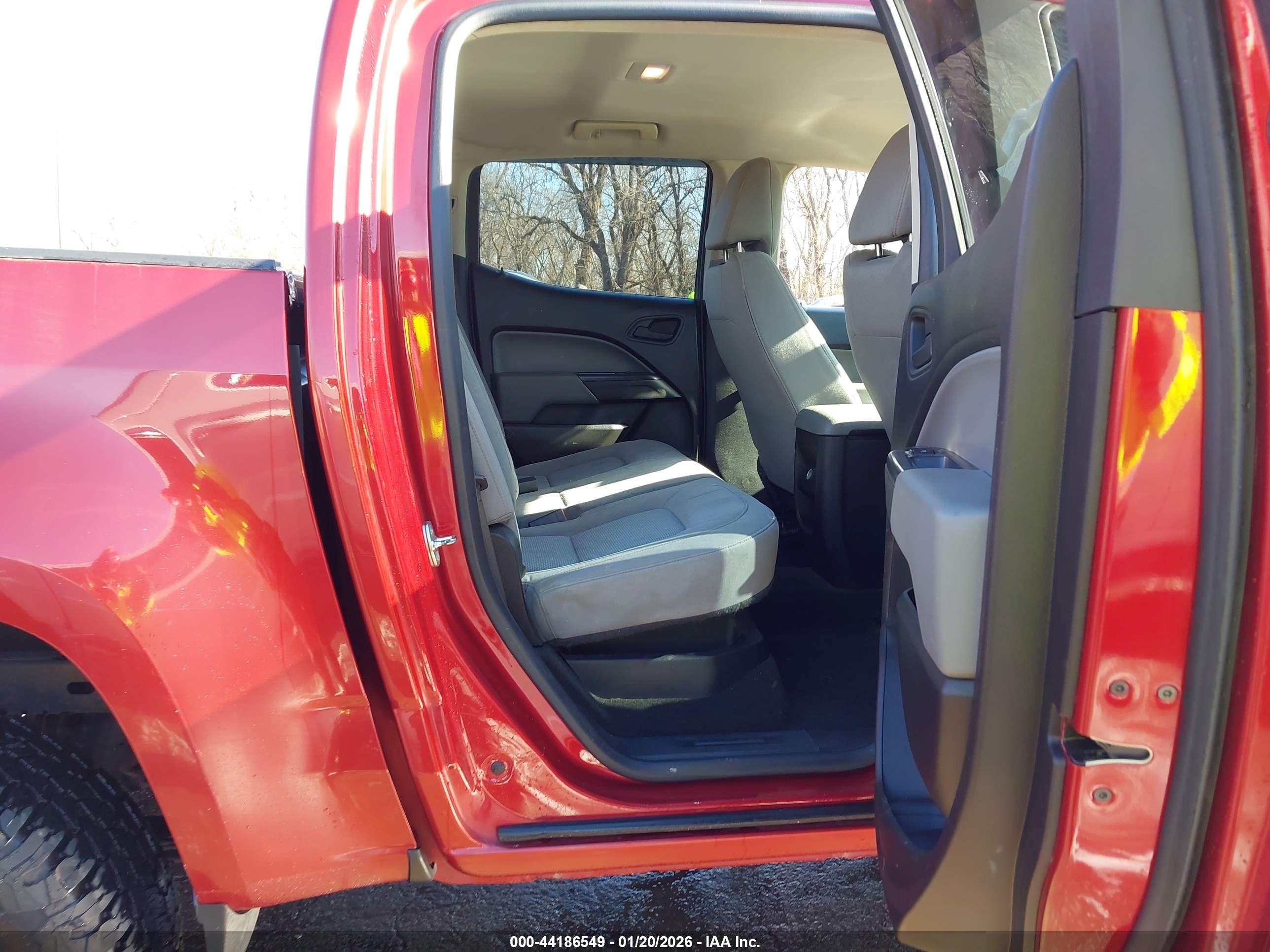 CHEVROLET COLORADO image 8
