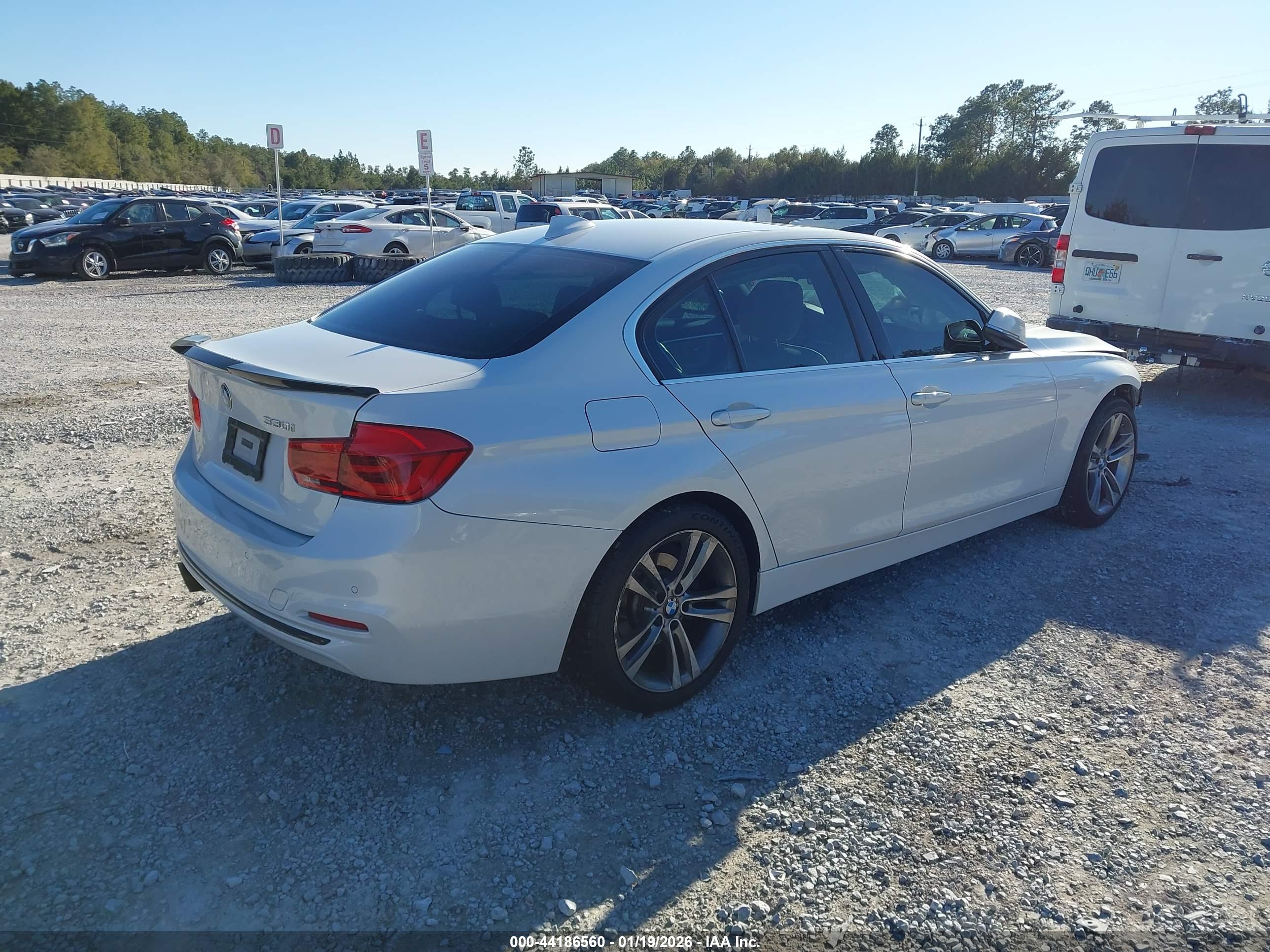 BMW 330I image 4