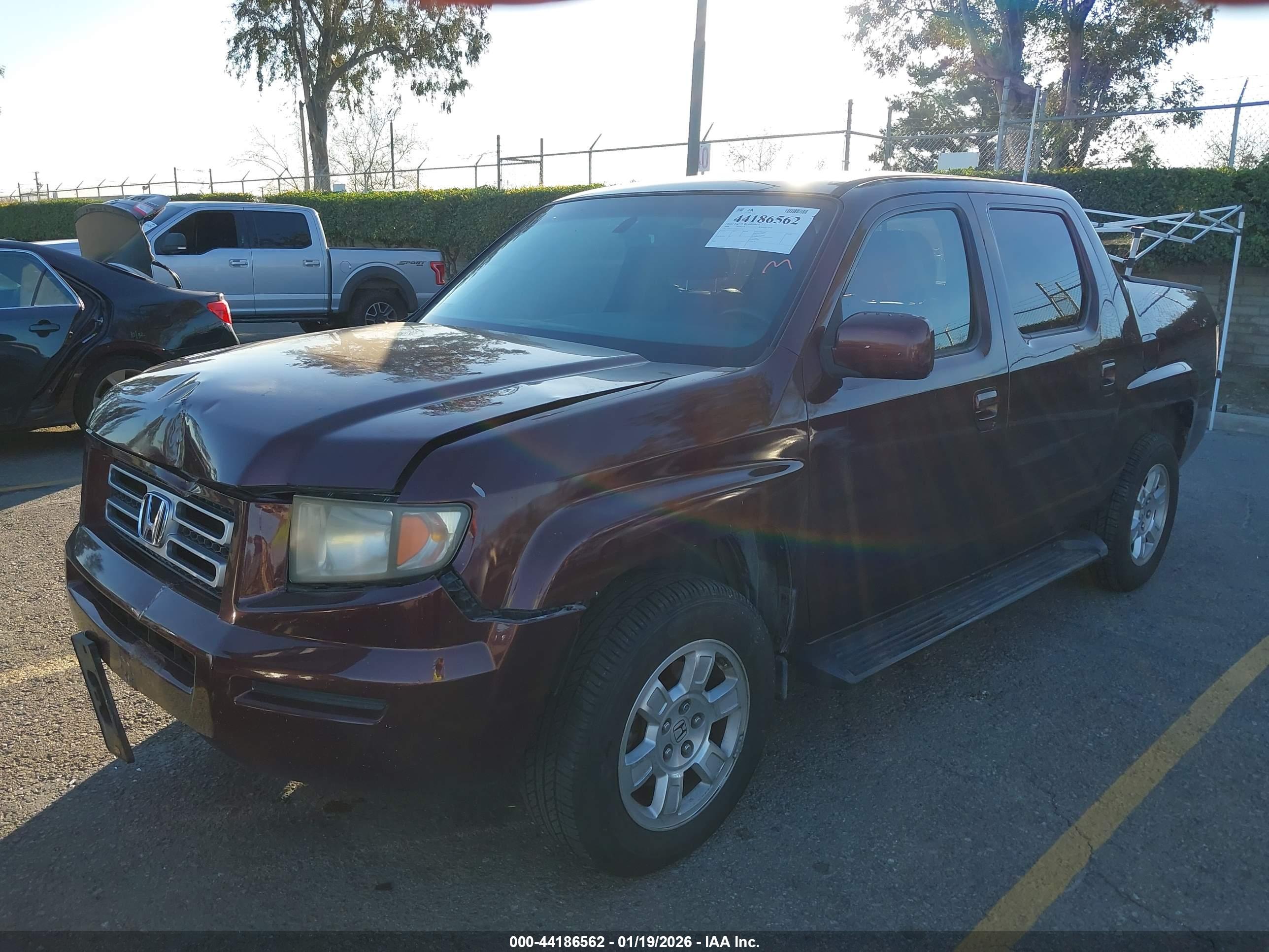 HONDA RIDGELINE image 2