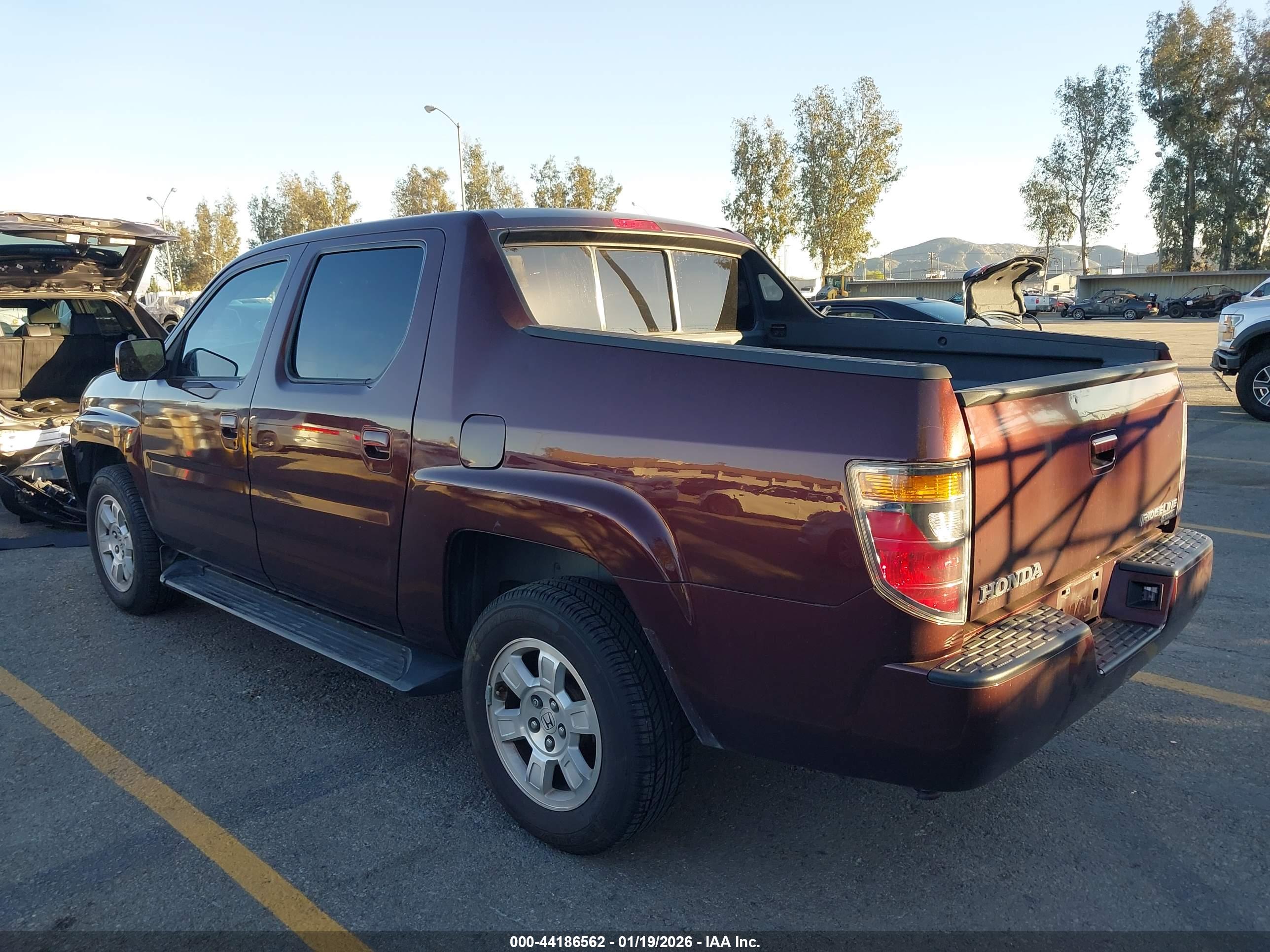 HONDA RIDGELINE image 3