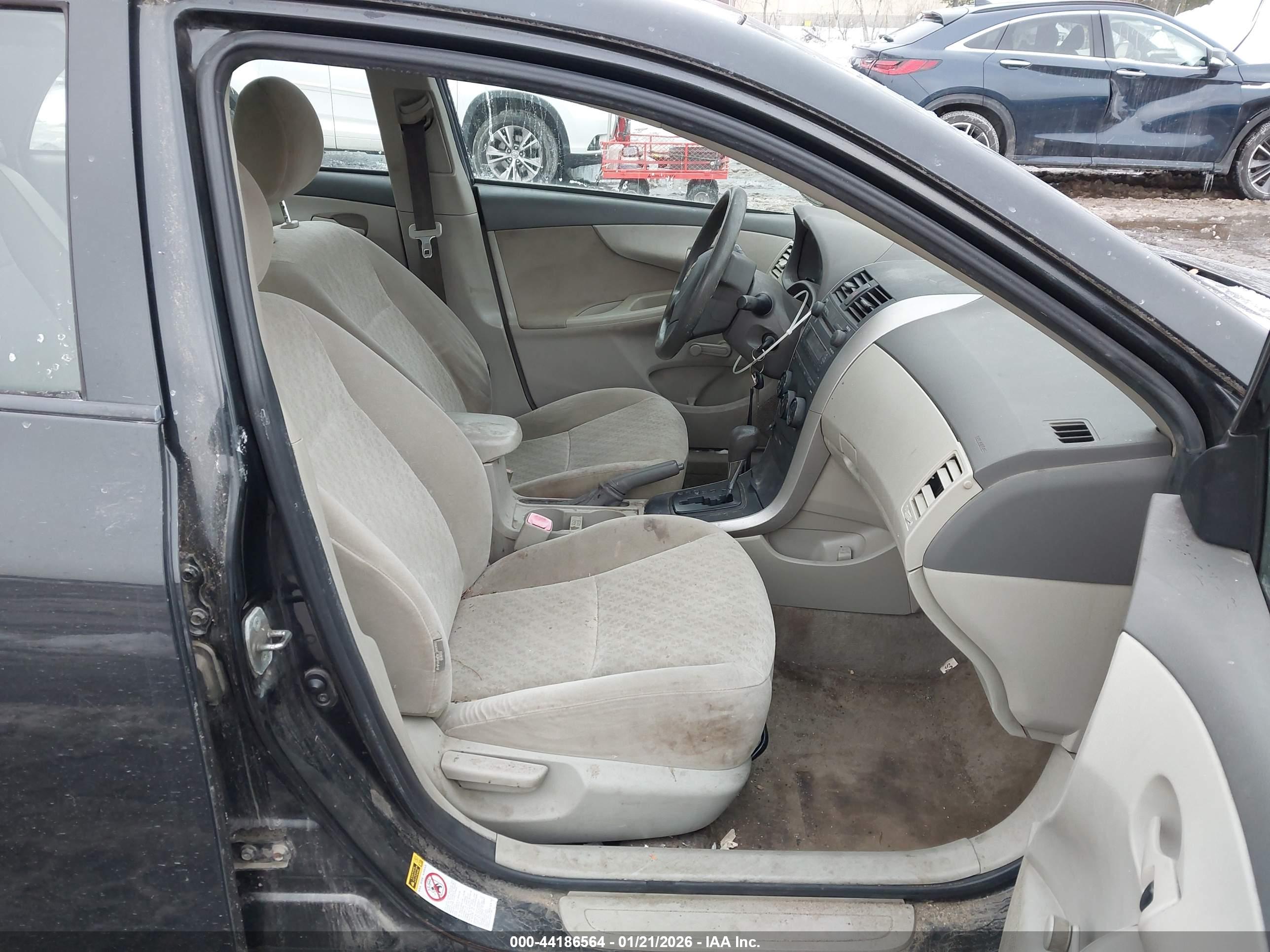 TOYOTA COROLLA image 5