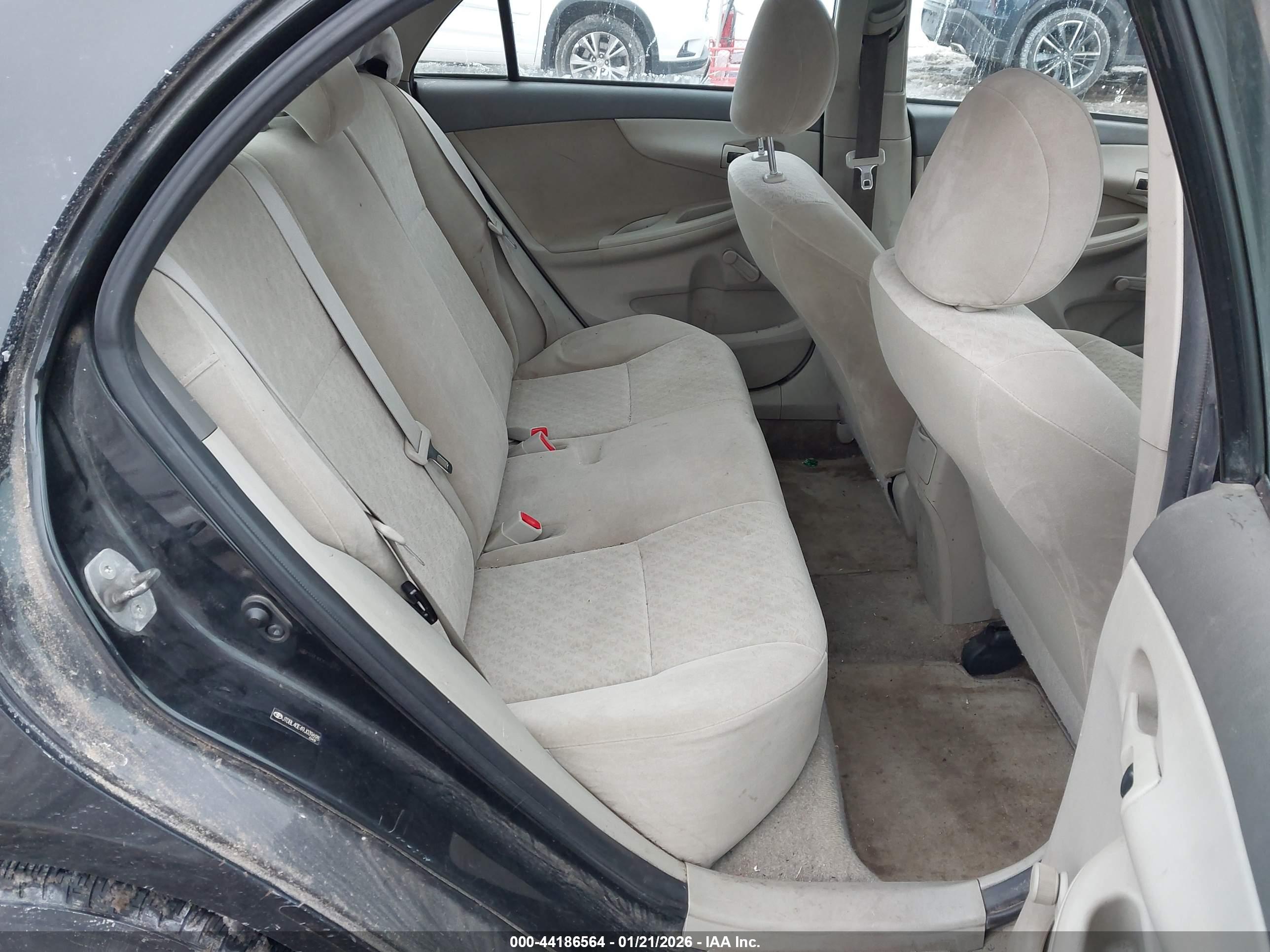 TOYOTA COROLLA image 8