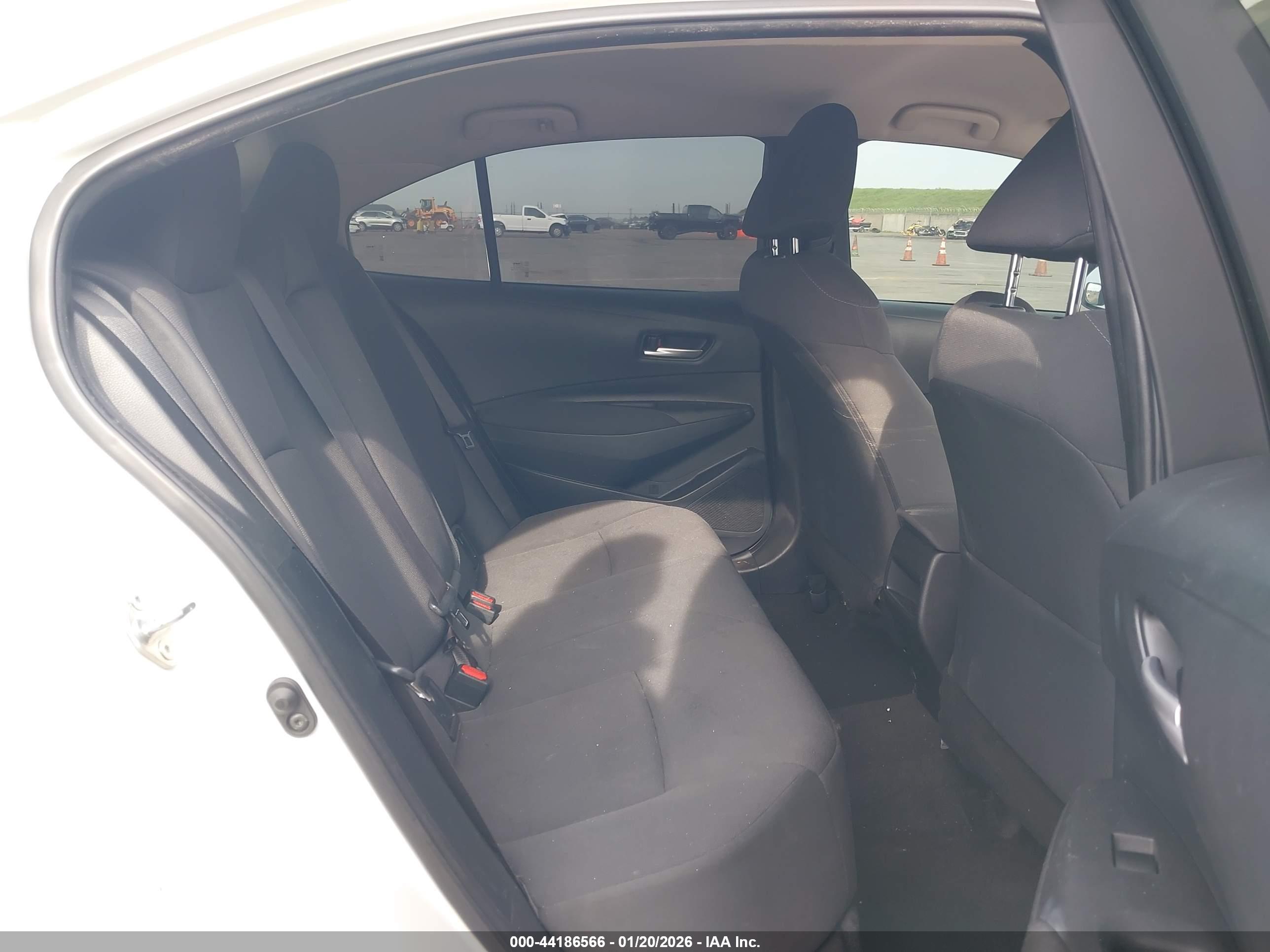 TOYOTA COROLLA image 8