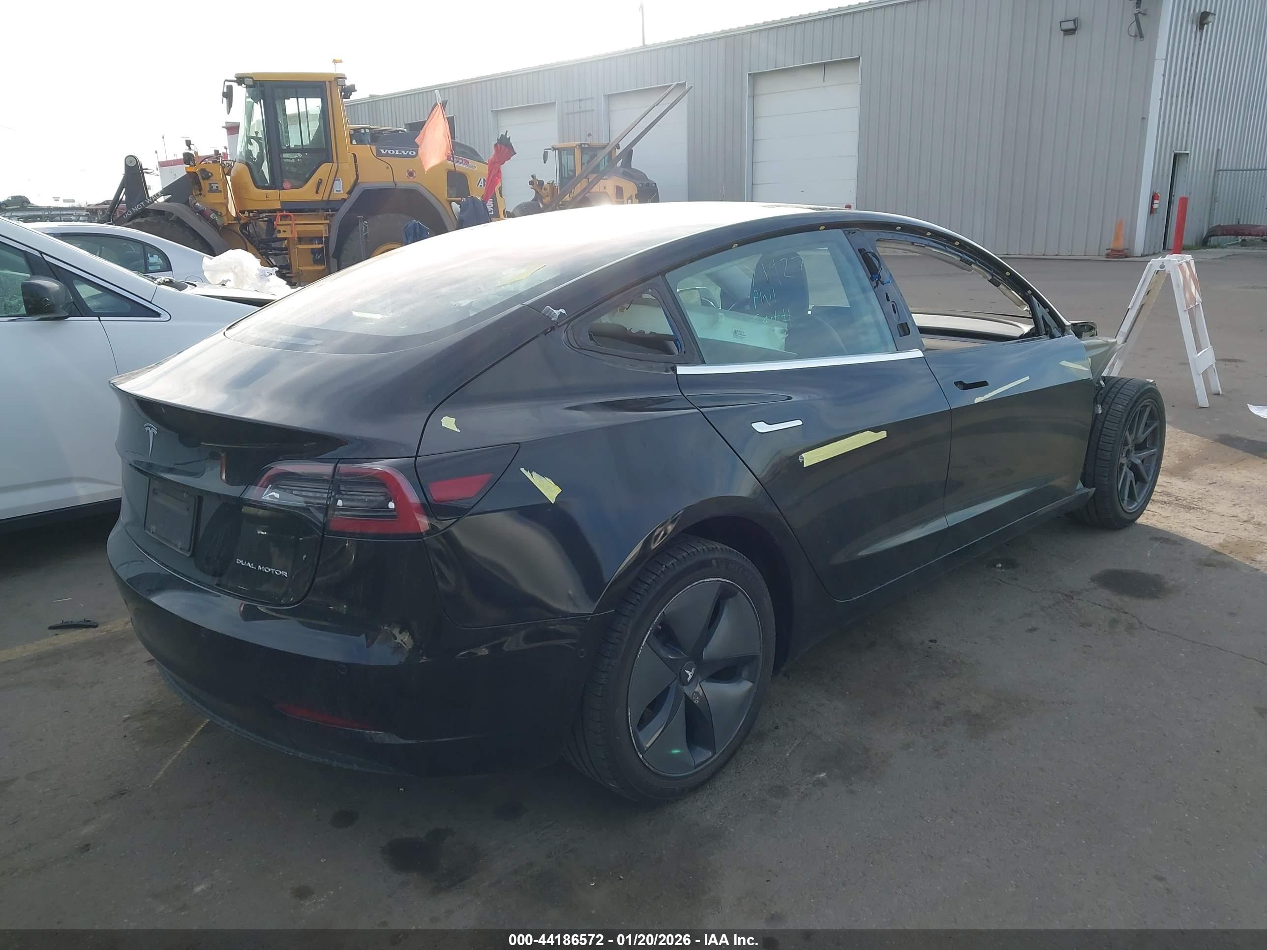 TESLA MODEL image 4