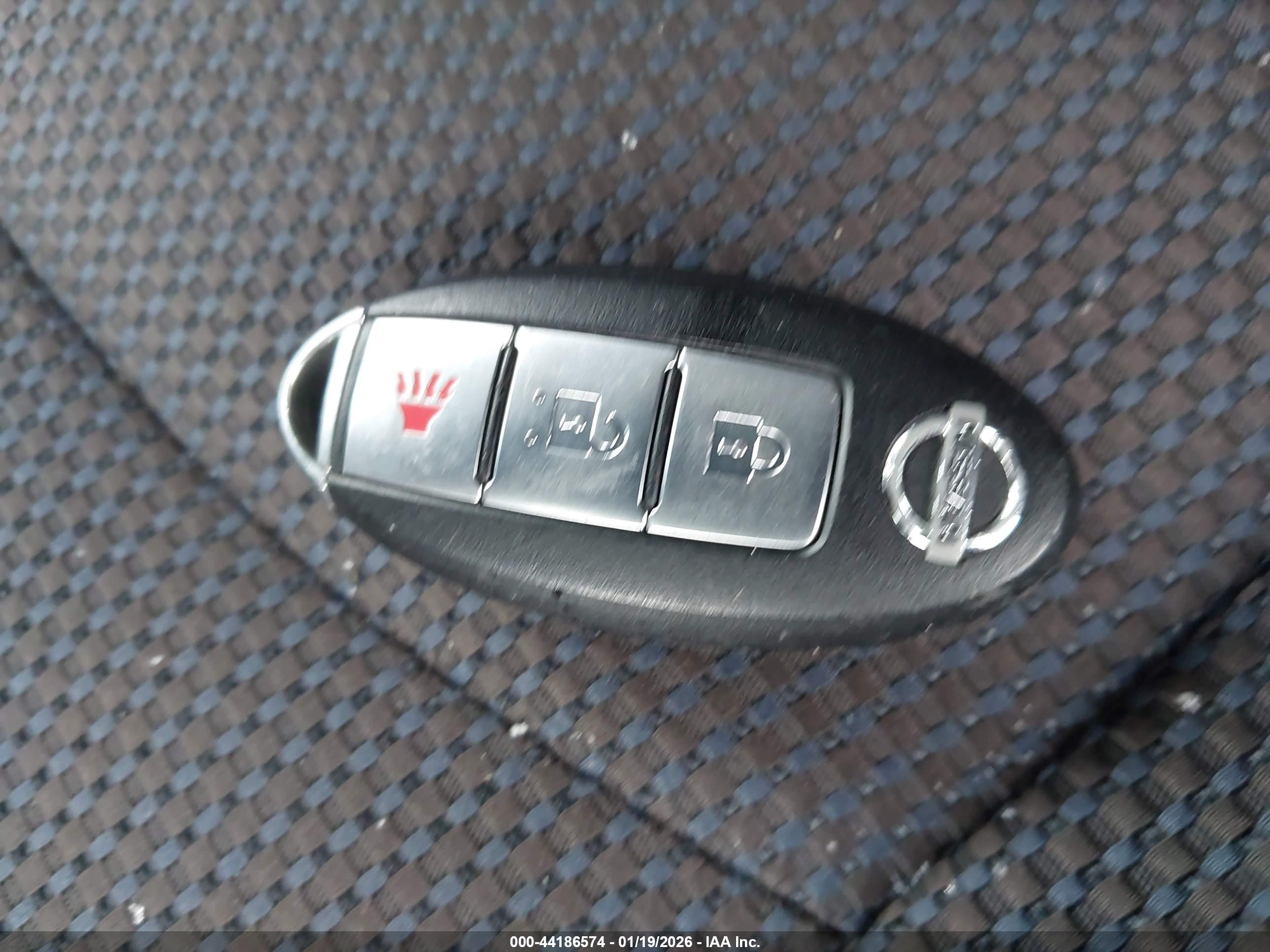 NISSAN ROGUE image 11