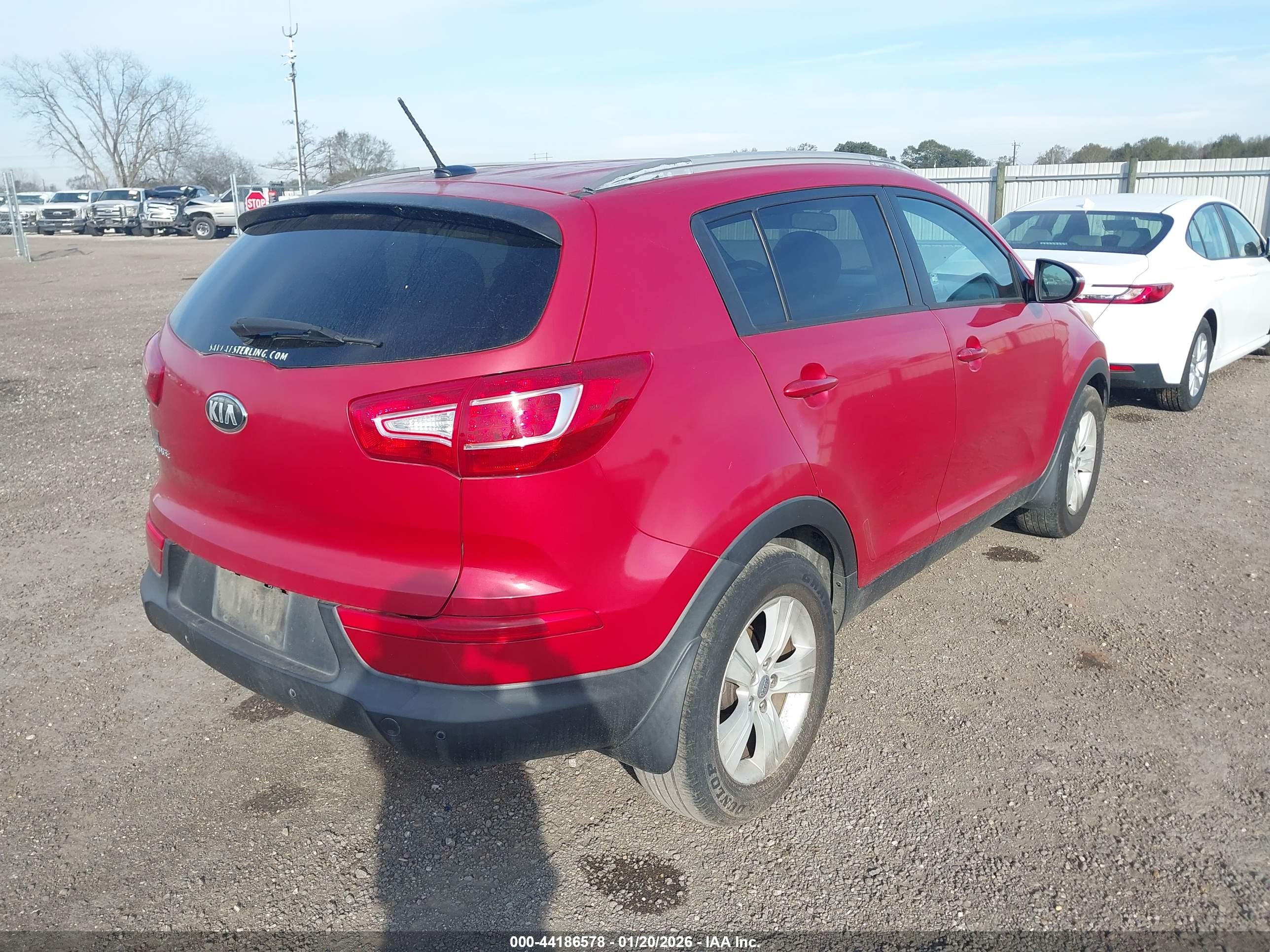KIA SPORTAGE image 4